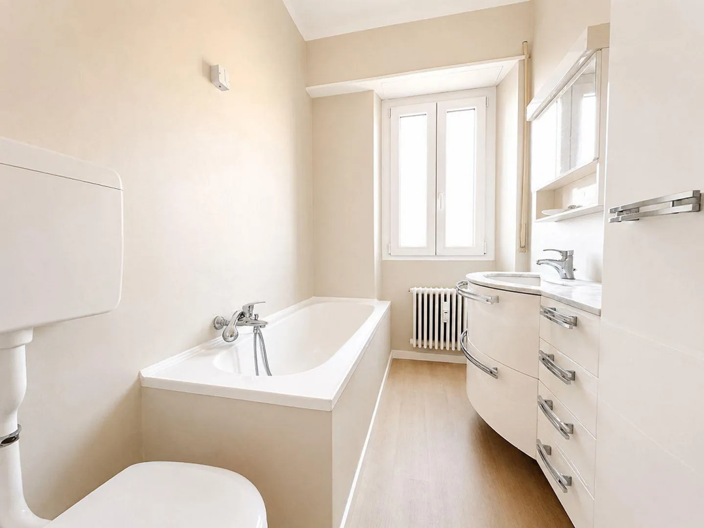 Comfortable 3.5-room apartment just a few minutes' walk from the center of Bellinzona - Photo 8 of 12