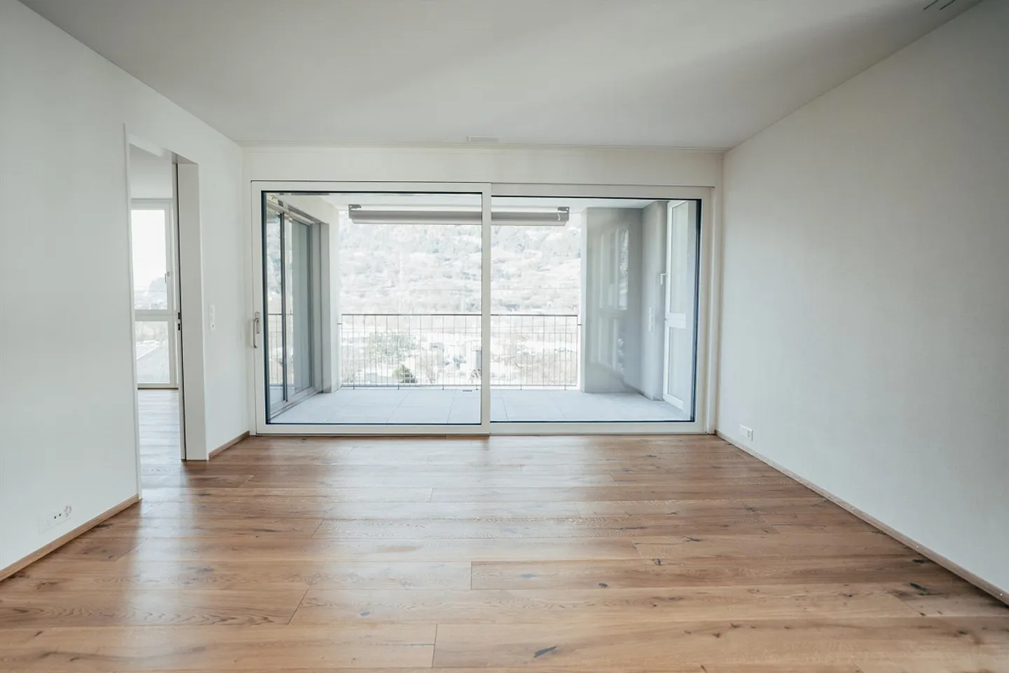 Moderno e Luminoso - Appartamento di 3.5 stanze in affitto - Foto 2 di 4