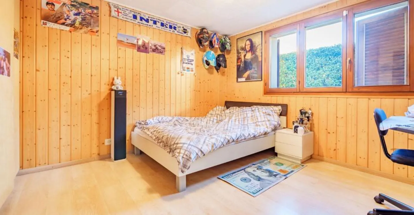 Wunderschöne Villa mit Garten, die eine ideale Konfiguration für zwei Einheiten bietet - Foto 10 von 13