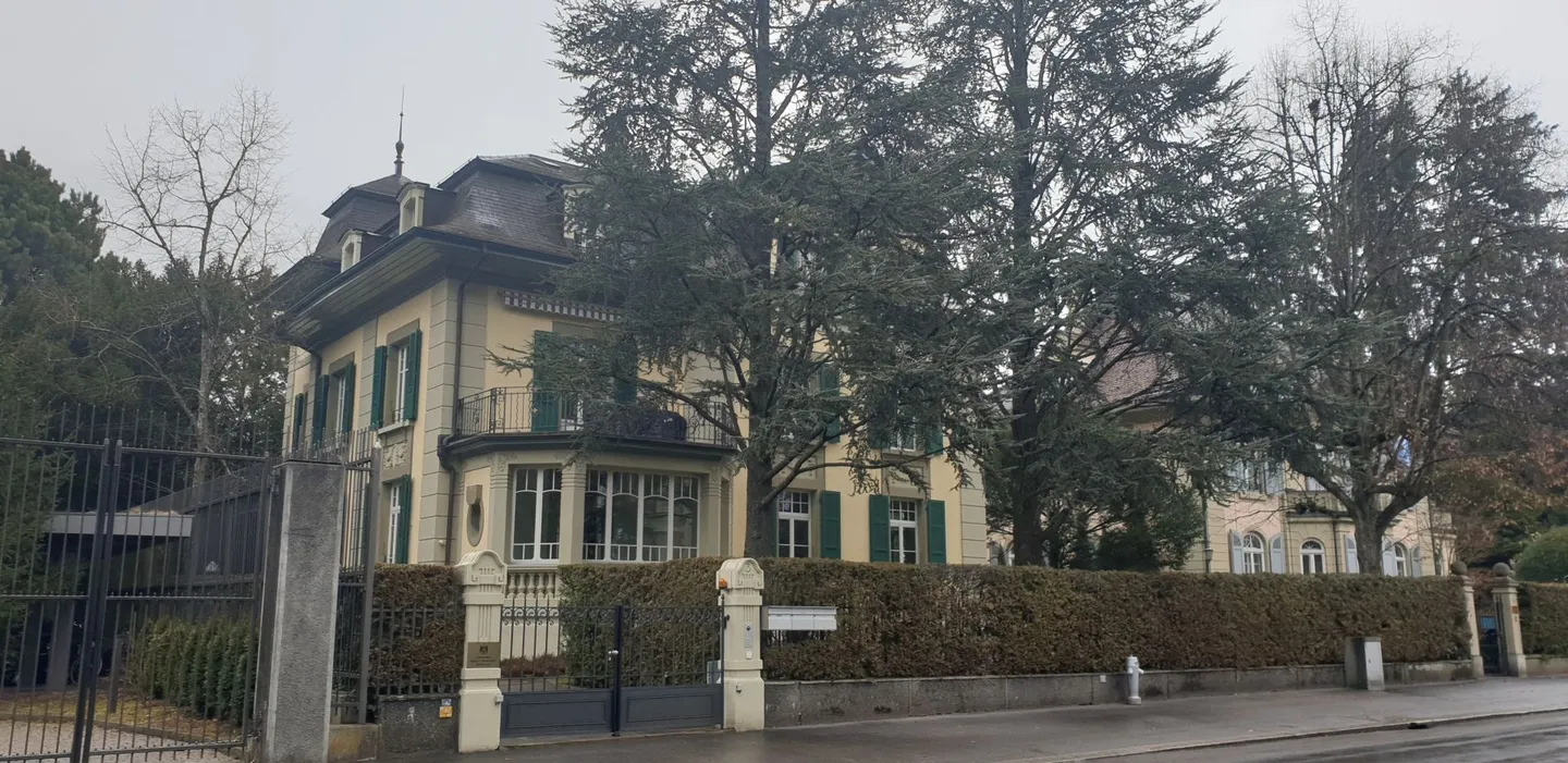 Appartement 5 pièces rez-de-chaussée - Photo 1 sur 9