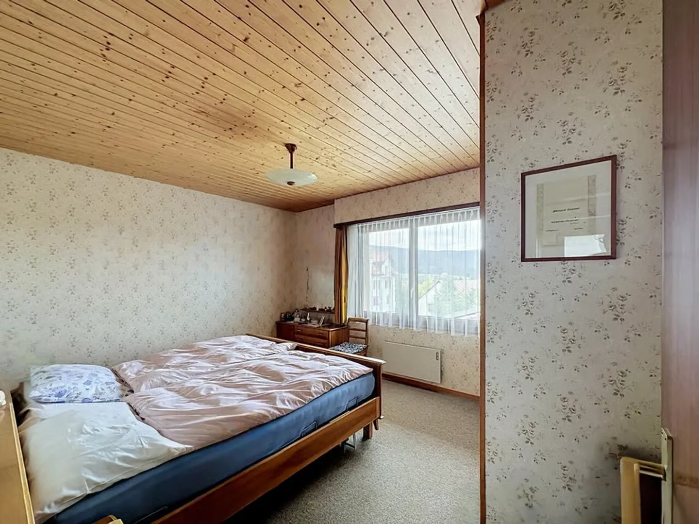 Individual villa, remarkable potential in residential area - Photo 3 of 13