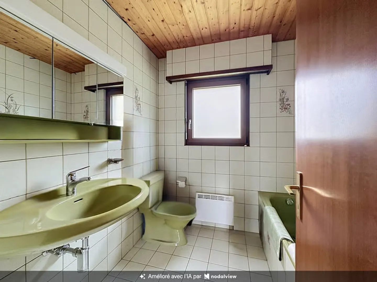 Individual villa, remarkable potential in residential area - Photo 11 of 13