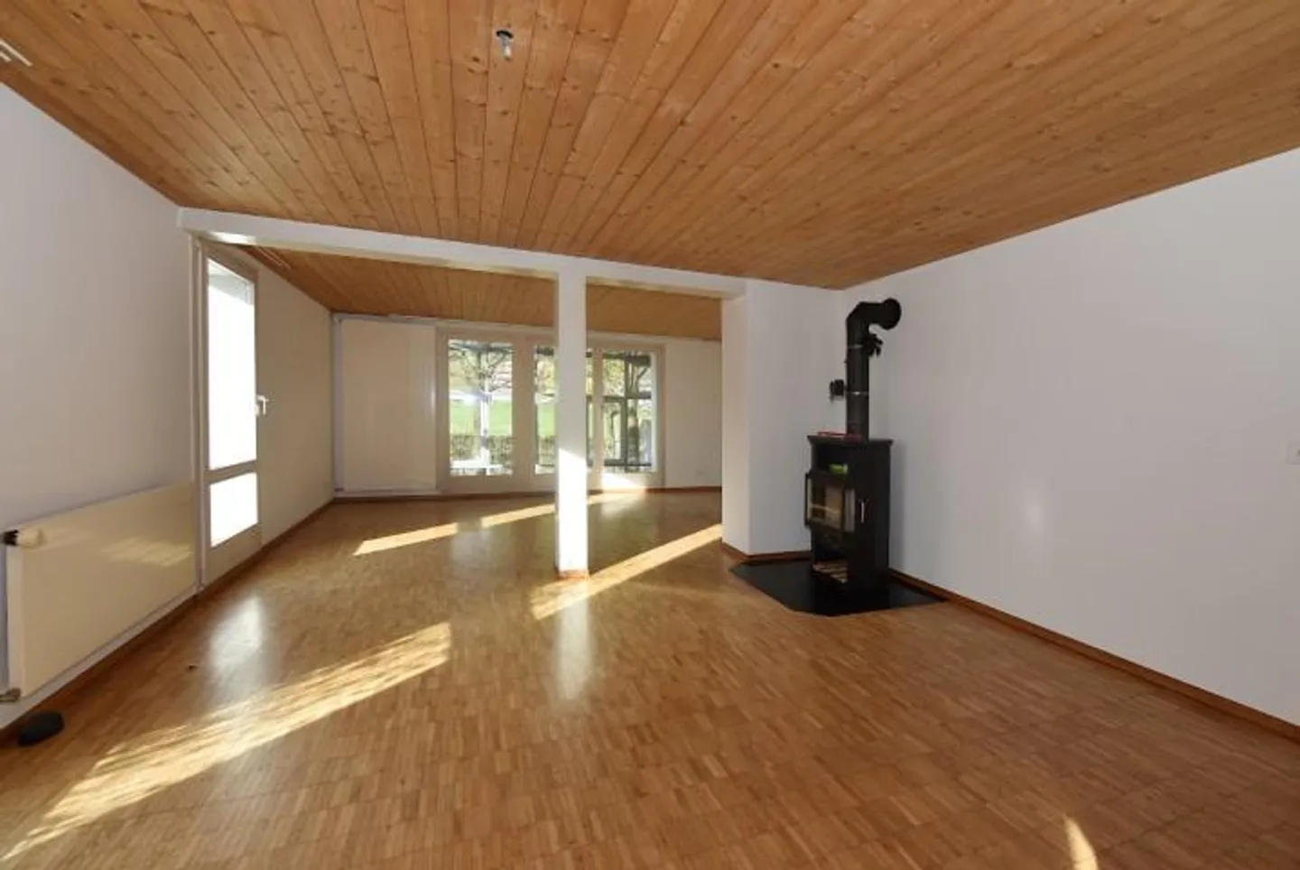 4.5-Zimmer DEFH mit Einliegerwohnung in Alpnachstad - Photo 2 of 8