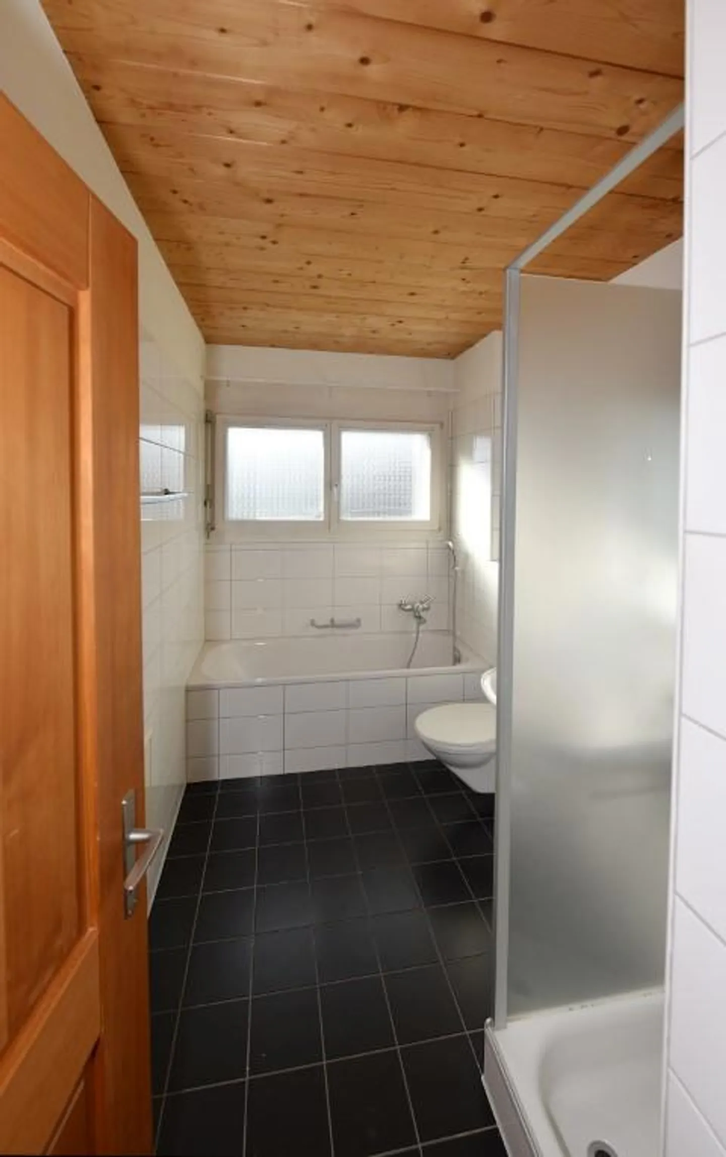 4.5-Zimmer DEFH mit Einliegerwohnung in Alpnachstad - Photo 5 of 8