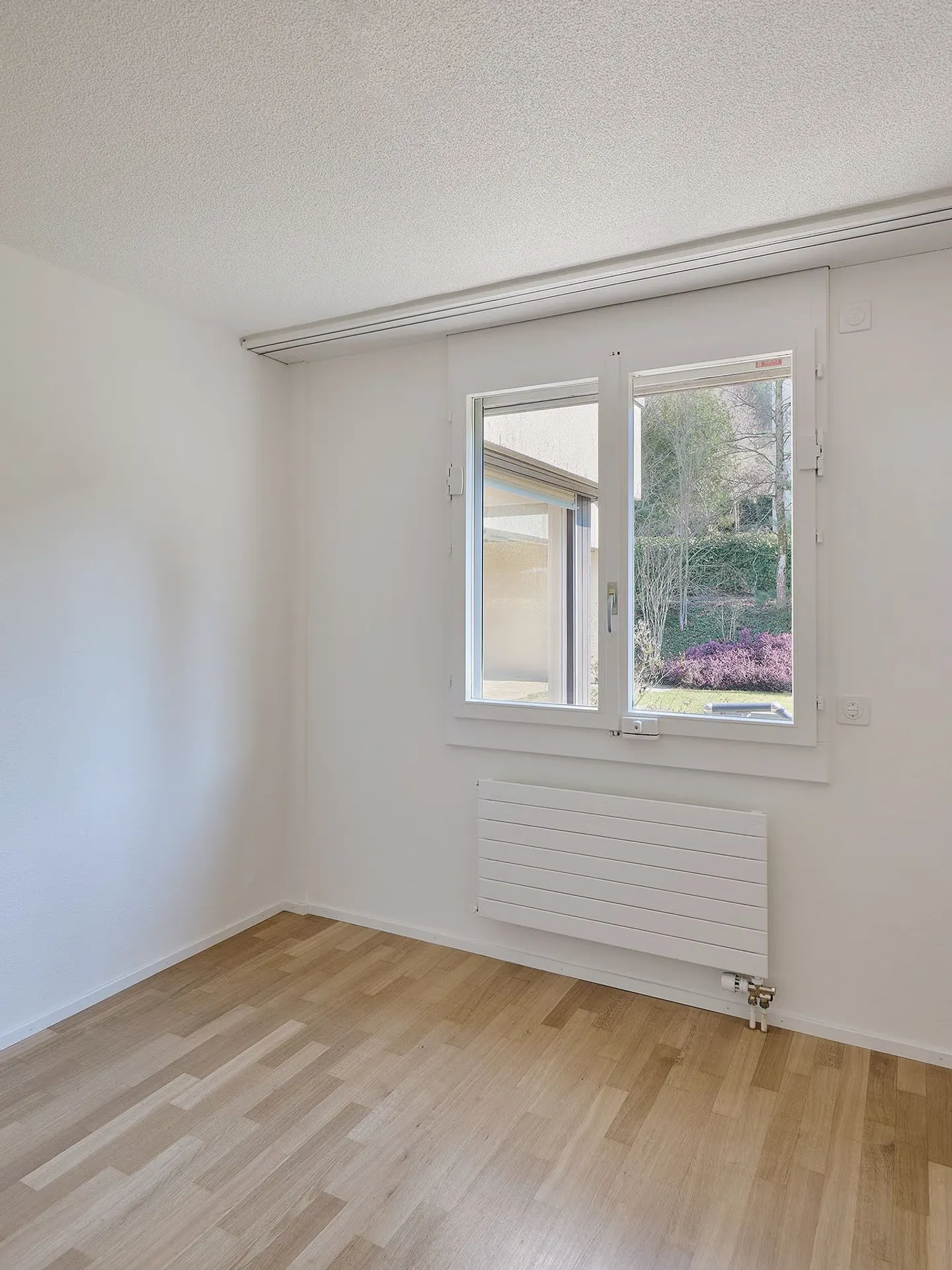 Vivre avec style à Wabern – Maison rénovée de 6,5 pièces avec charme - Photo 13 sur 17