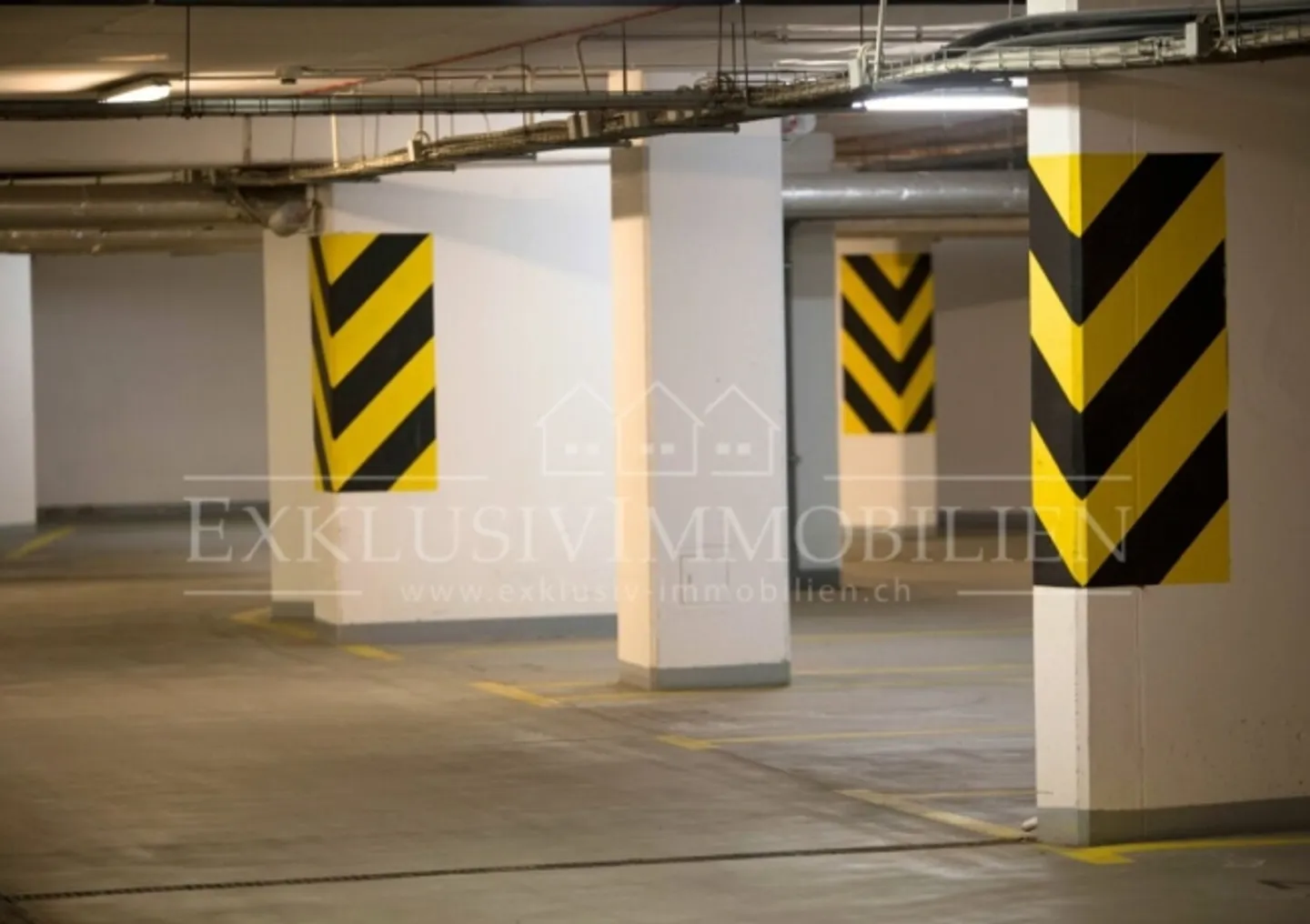 Posti auto sicuri disponibili - Foto 1 di 1