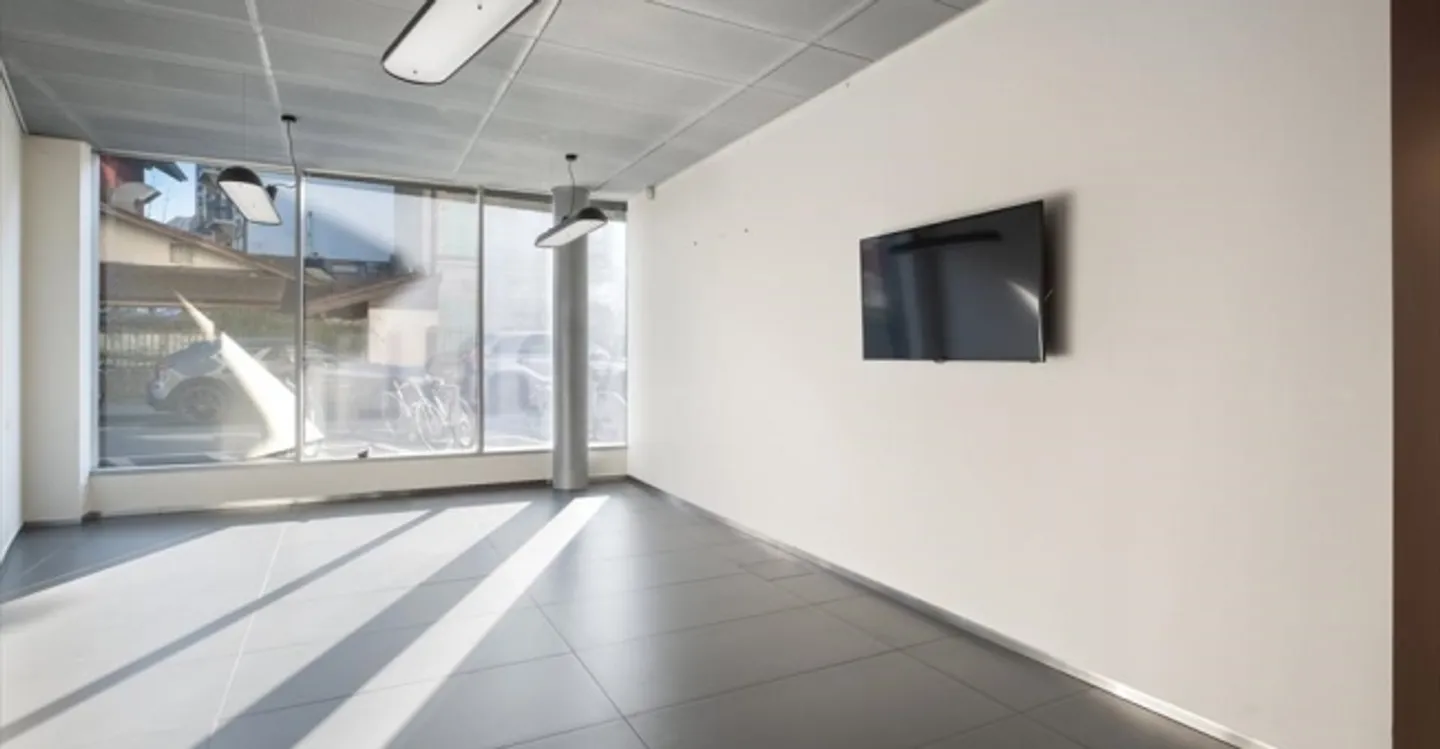 Office 1 room - Photo 4 of 8