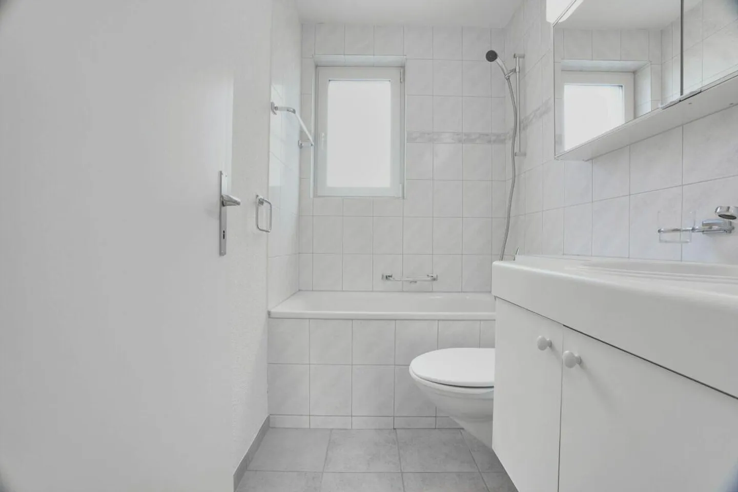 Appartement pratique avec coin salon dans le jardin - Photo 7 sur 12