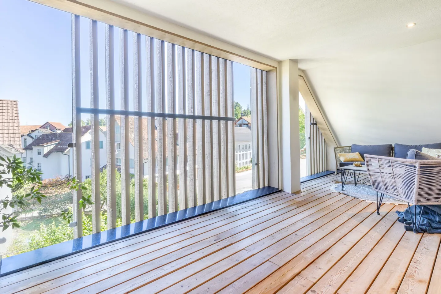 Ampio attico di 5,5 stanze con galleria e loggia - Foto 4 di 18