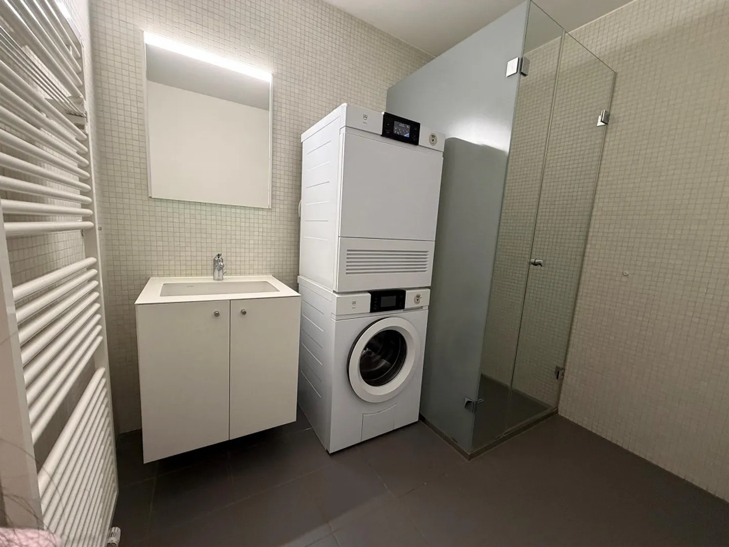 Modernes Apartment in Witikon - Foto 6 von 11