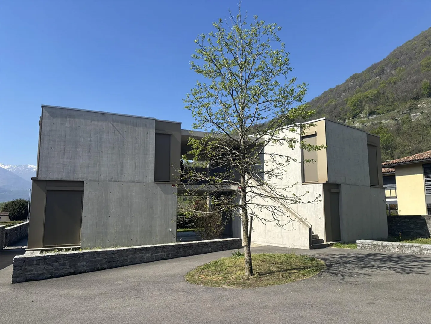 Modernes 2-Zimmer-Apartment in Sementina - Foto 1 von 12