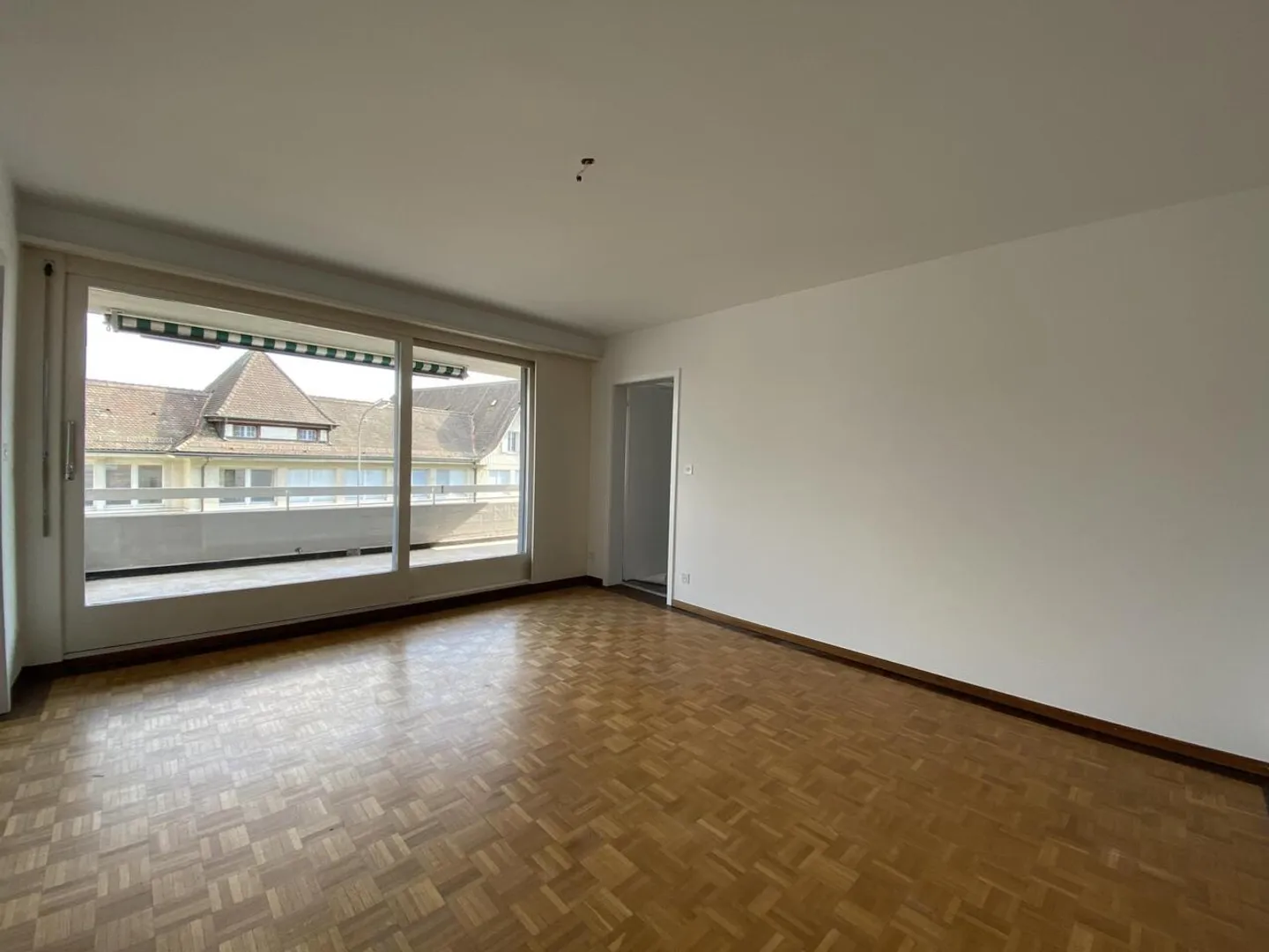 Spacious Family Apartment for Rent - Photo 3 of 8