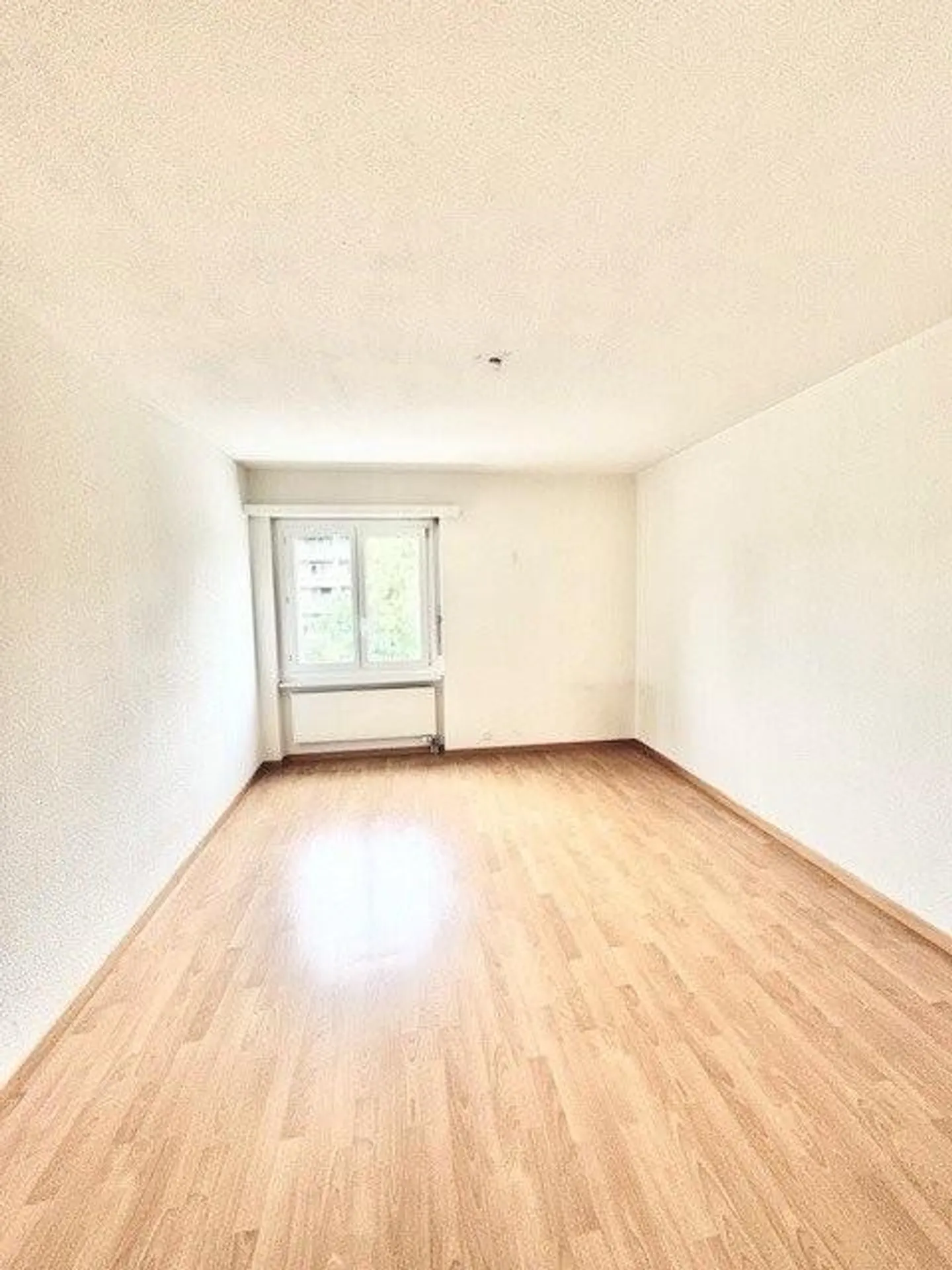 Raum für die ganze Familie - hell, grosszügig und zentral gelegen. - Foto 9 von 12