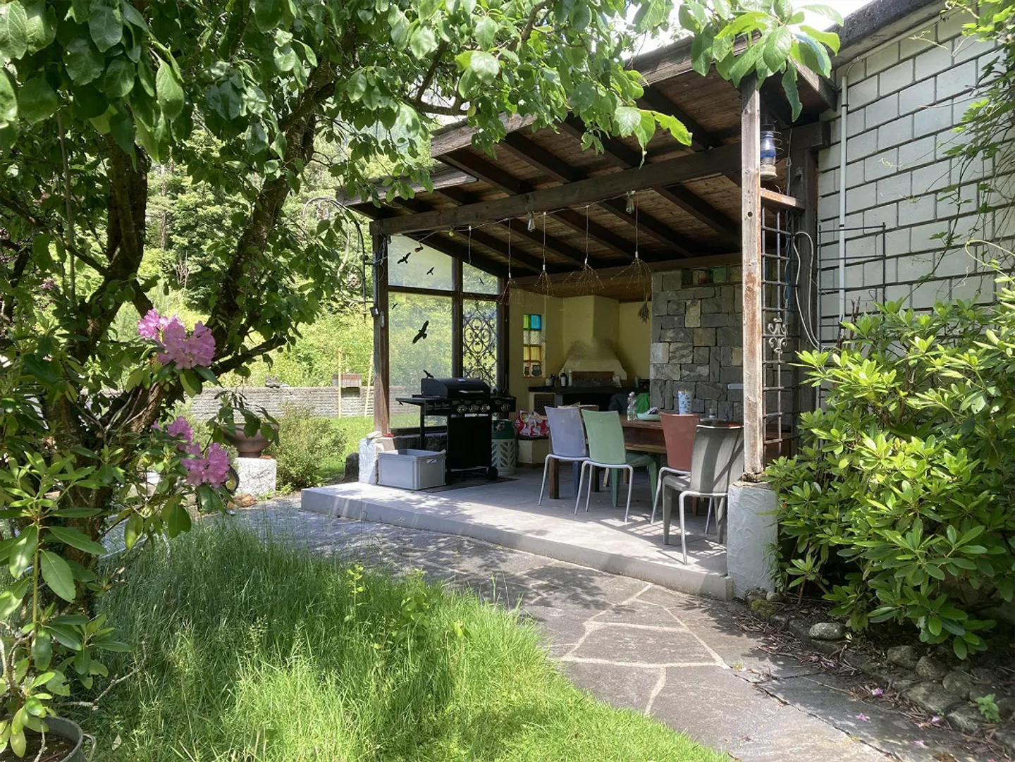 Charmante maison bifamiliale avec vue sur la montagne à Amsteg à vendre - Photo 3 sur 9