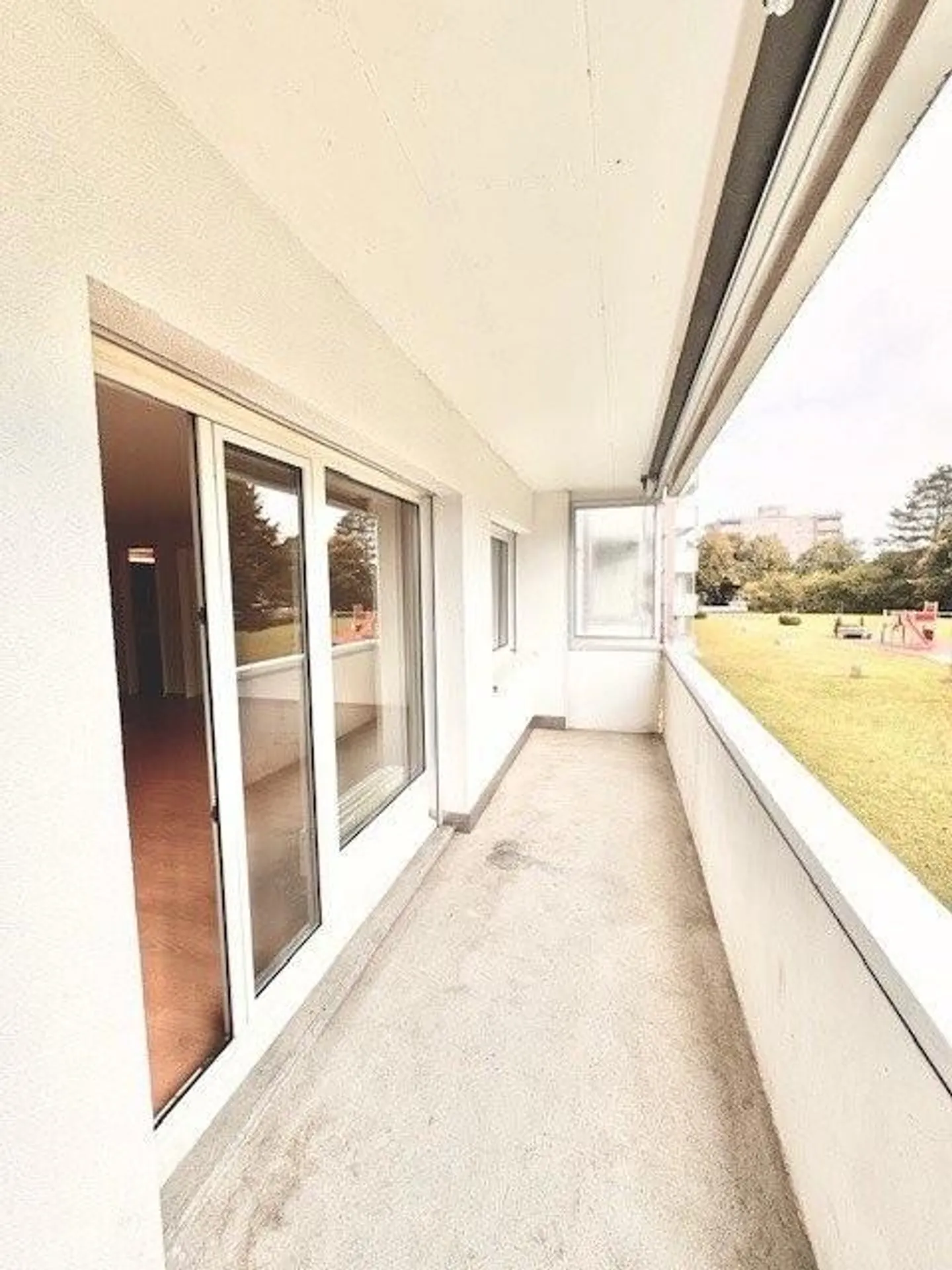 Raum für die ganze Familie - hell, grosszügig und zentral gelegen. - Foto 12 von 12