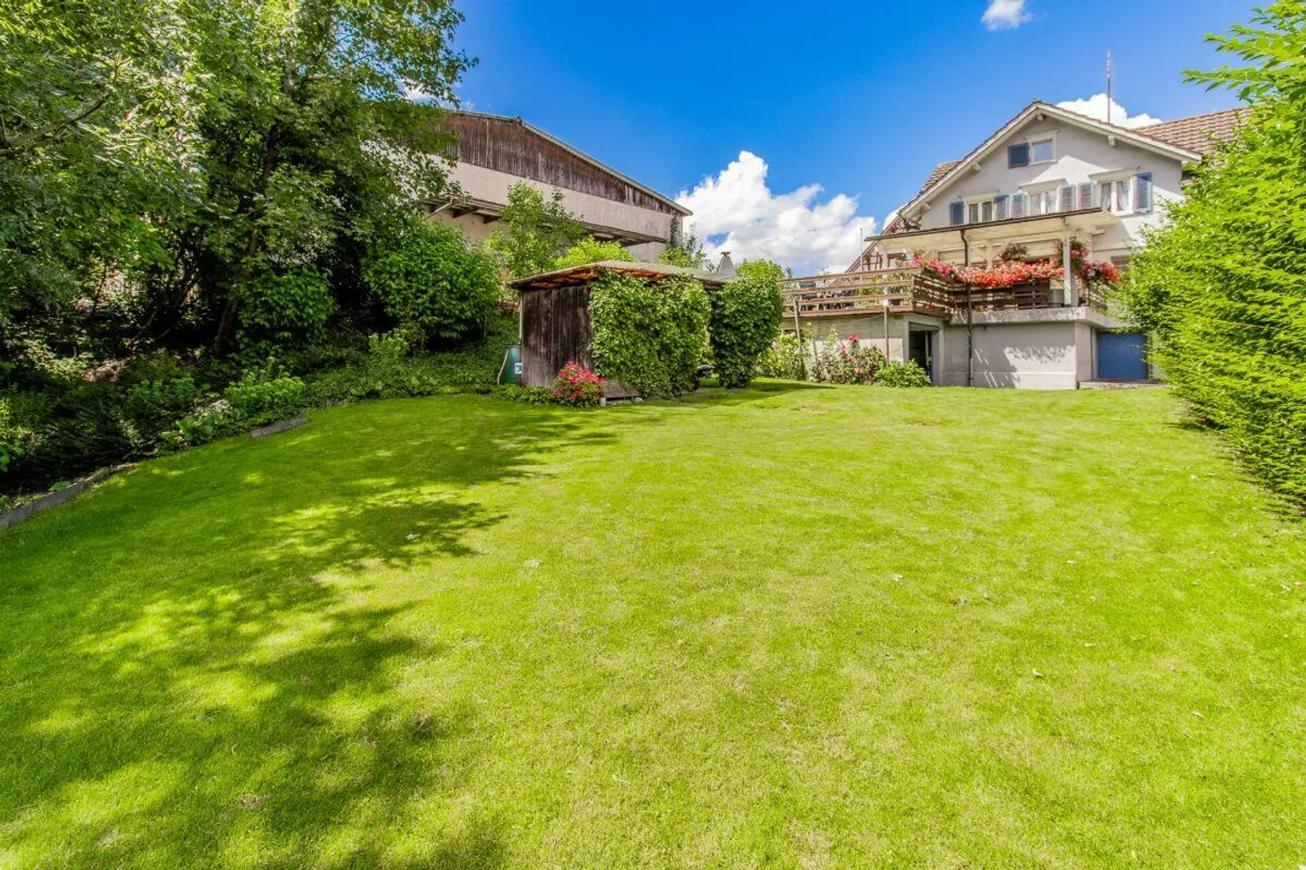 Naturnahes 5.5-Zimmer-Einfamilienhaus mit grosser Gartenanlage - Foto 4 von 13