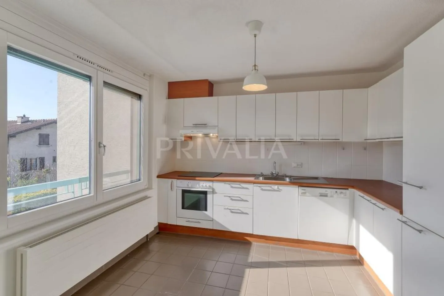 Exclusive? Spacious apartment with balconies and parking in Sézenove / Bernex - Photo 3 of 6