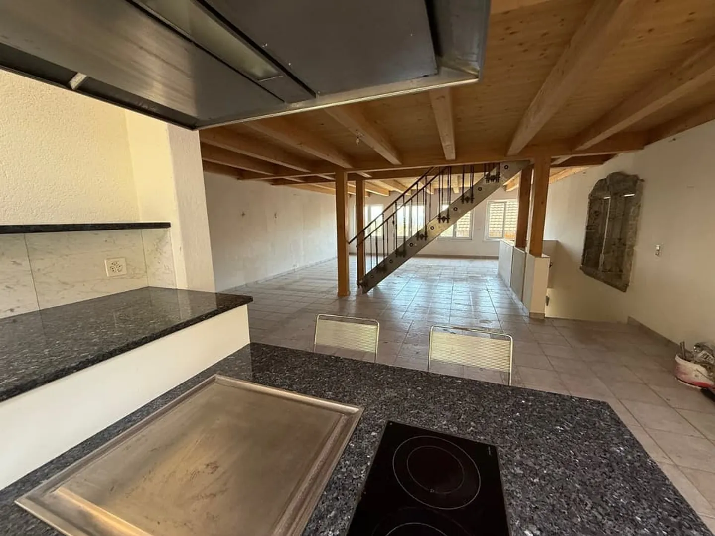 FOR SALE: TWO 5.5-ROOM APARTMENTS TO RENOVATE - Photo 5 of 7