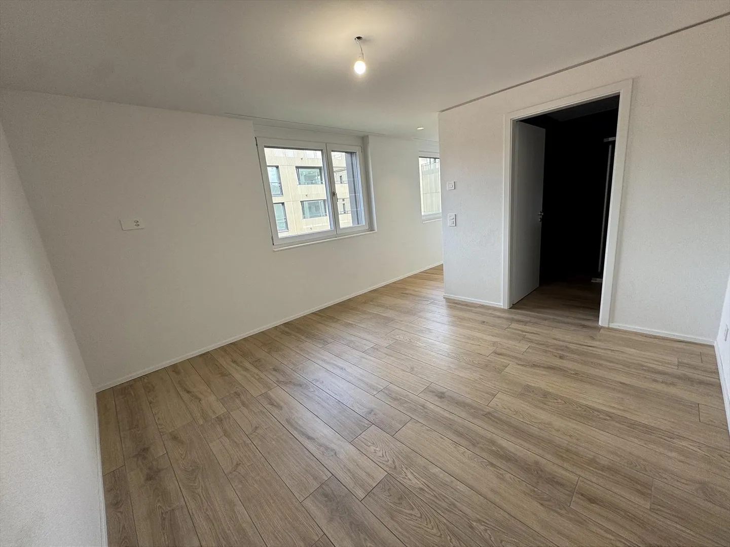 05726 - Apartment 3½ Rooms - IMP. CHAMP-RIOND 9 - MATRAN - Photo 3 of 11