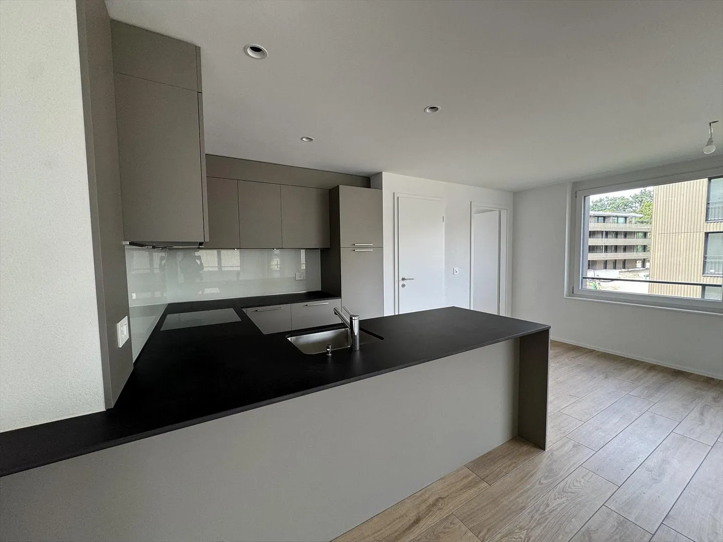 05726 - Apartment 3½ Rooms - IMP. CHAMP-RIOND 9 - MATRAN - Photo 5 of 11