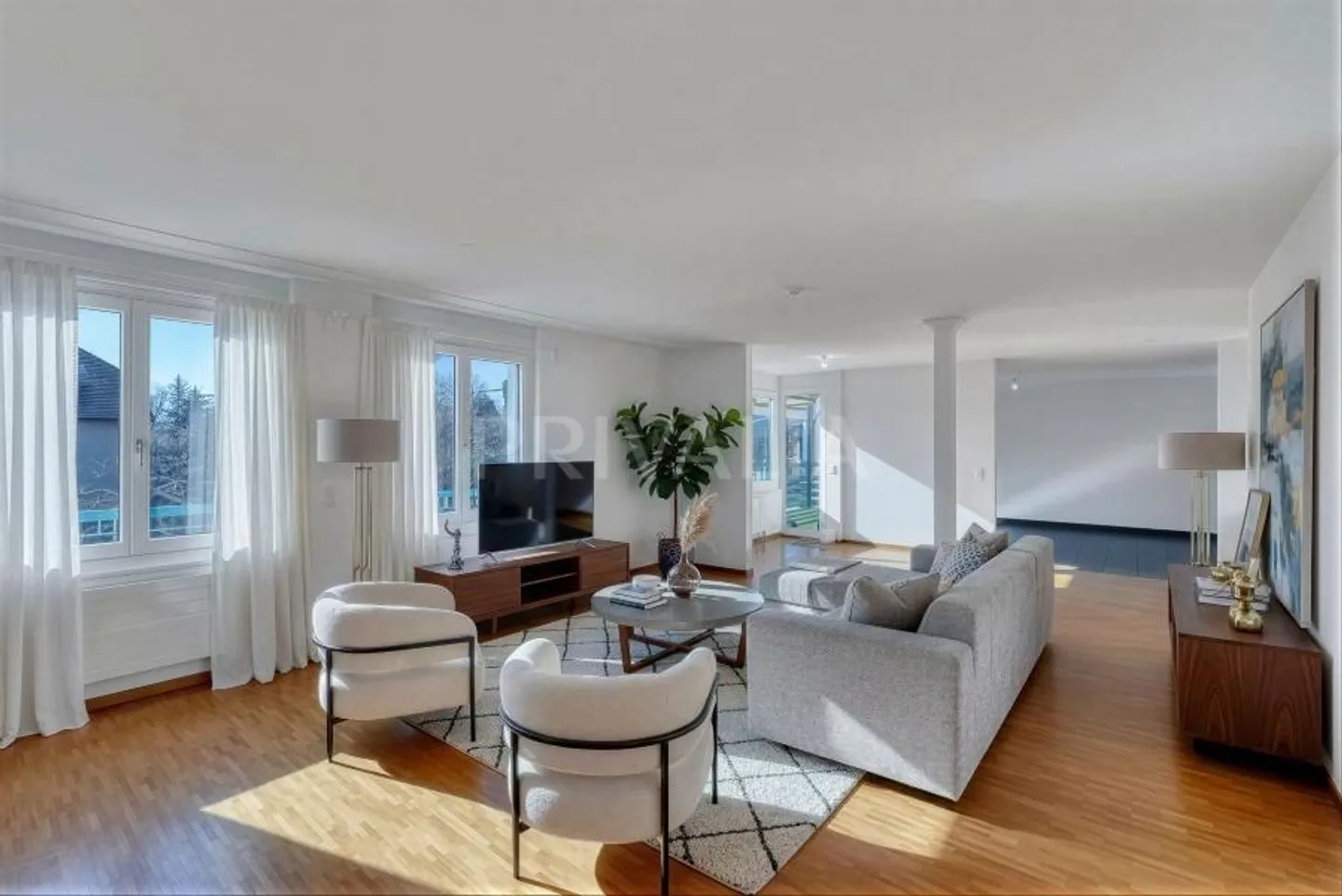 Exclusive? Spacious apartment with balconies and parking in Sézenove / Bernex - Photo 1 of 6