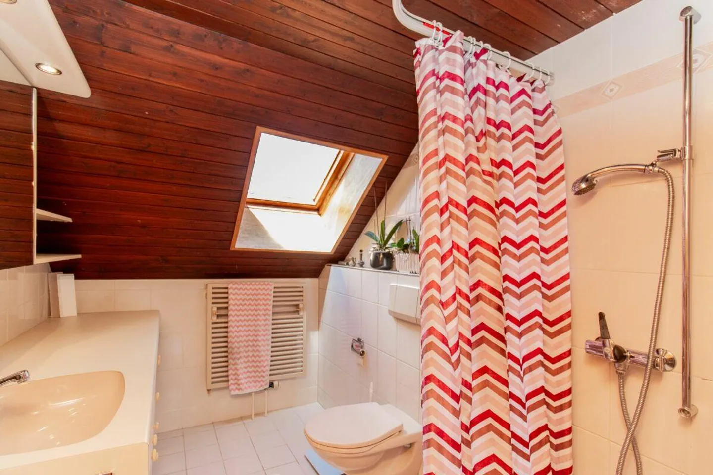 Naturnahes 5.5-Zimmer-Einfamilienhaus mit grosser Gartenanlage - Foto 13 von 13