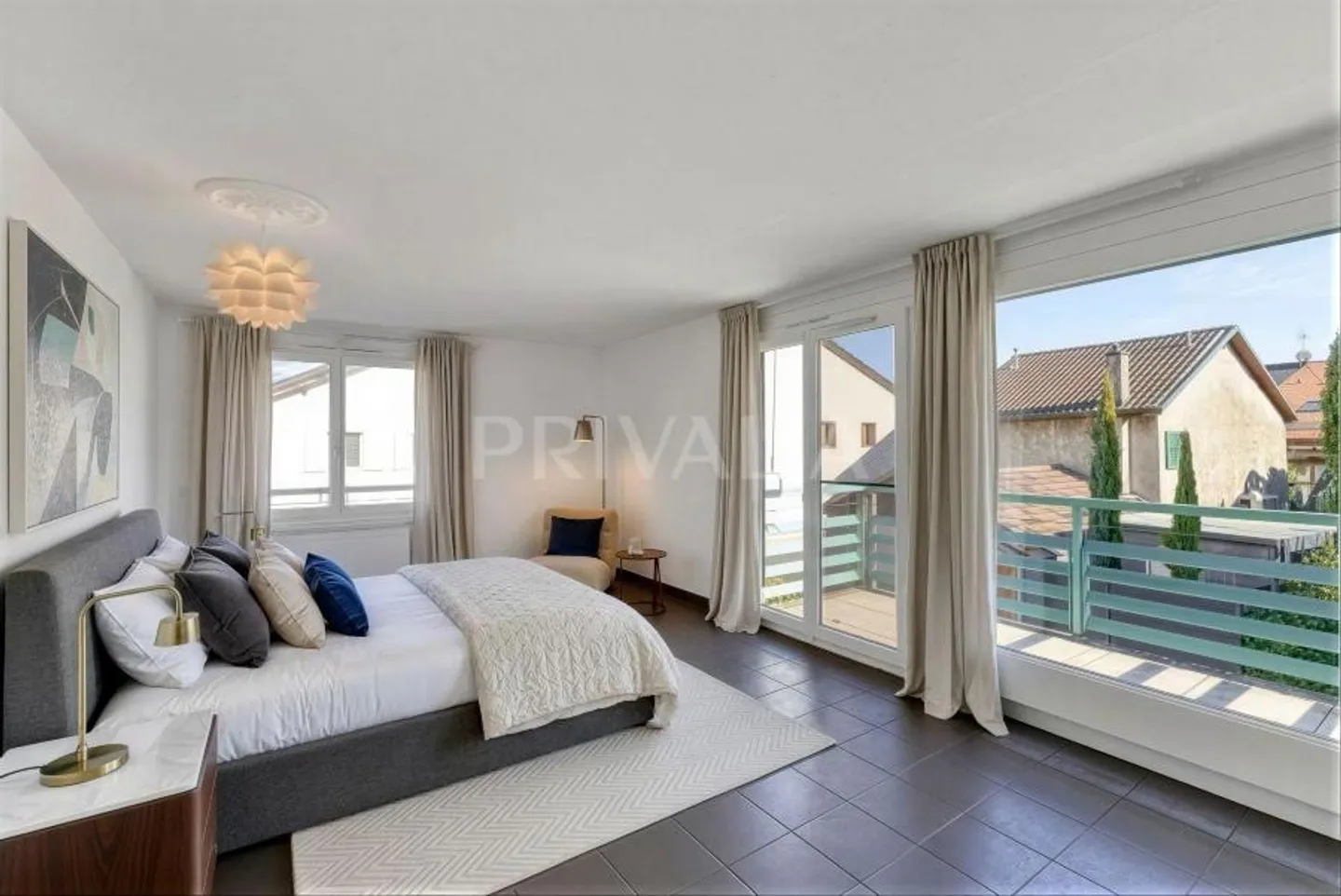 Exclusive? Spacious apartment with balconies and parking in Sézenove / Bernex - Photo 5 of 6