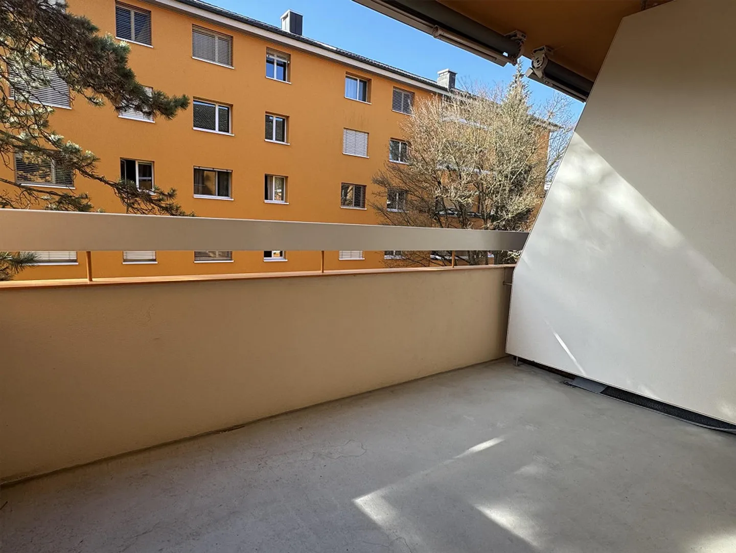 Appartamento 3.0 stanze a Binningen - Foto 2 di 10
