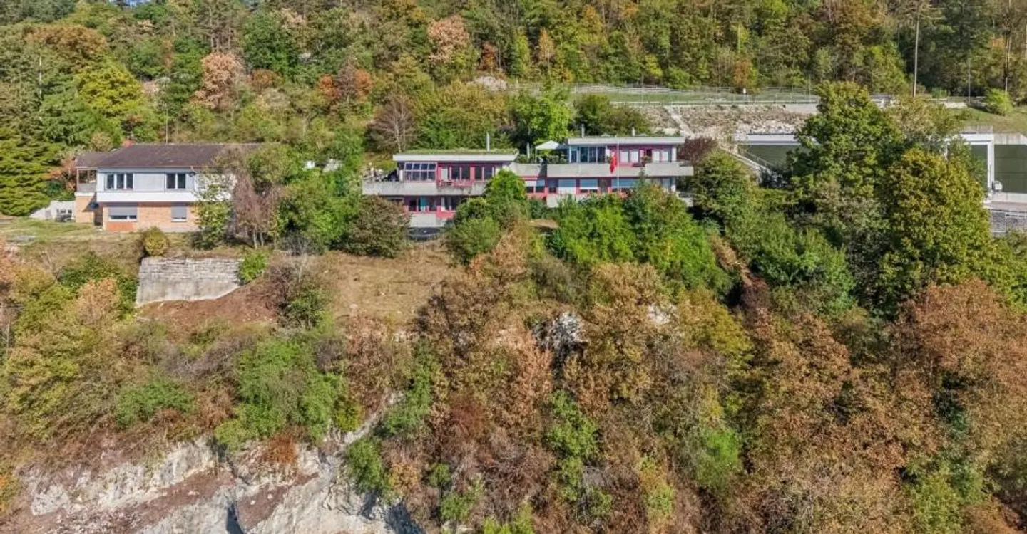Unique Architect House in Bienne - Photo 1 of 12