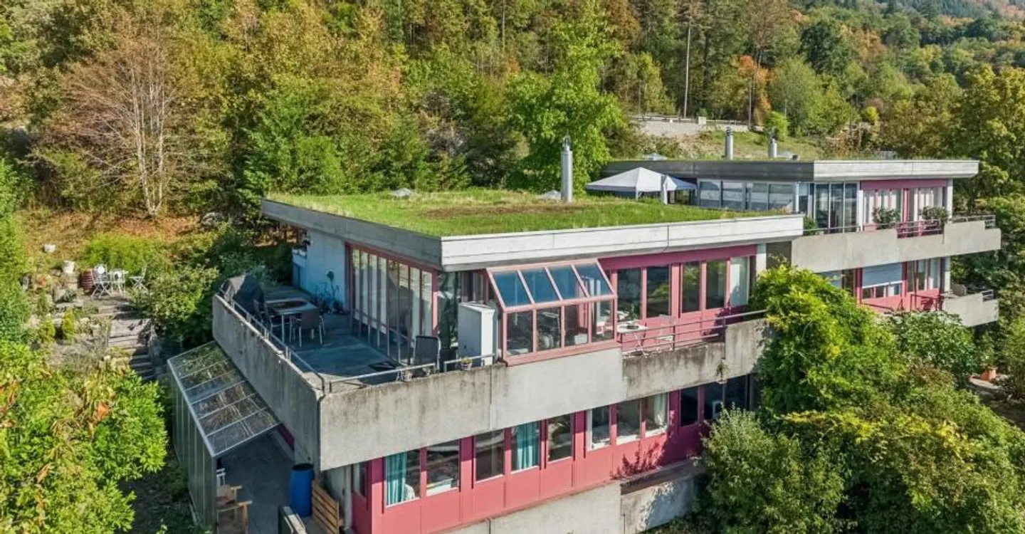 Unique Architect House in Bienne - Photo 2 of 12