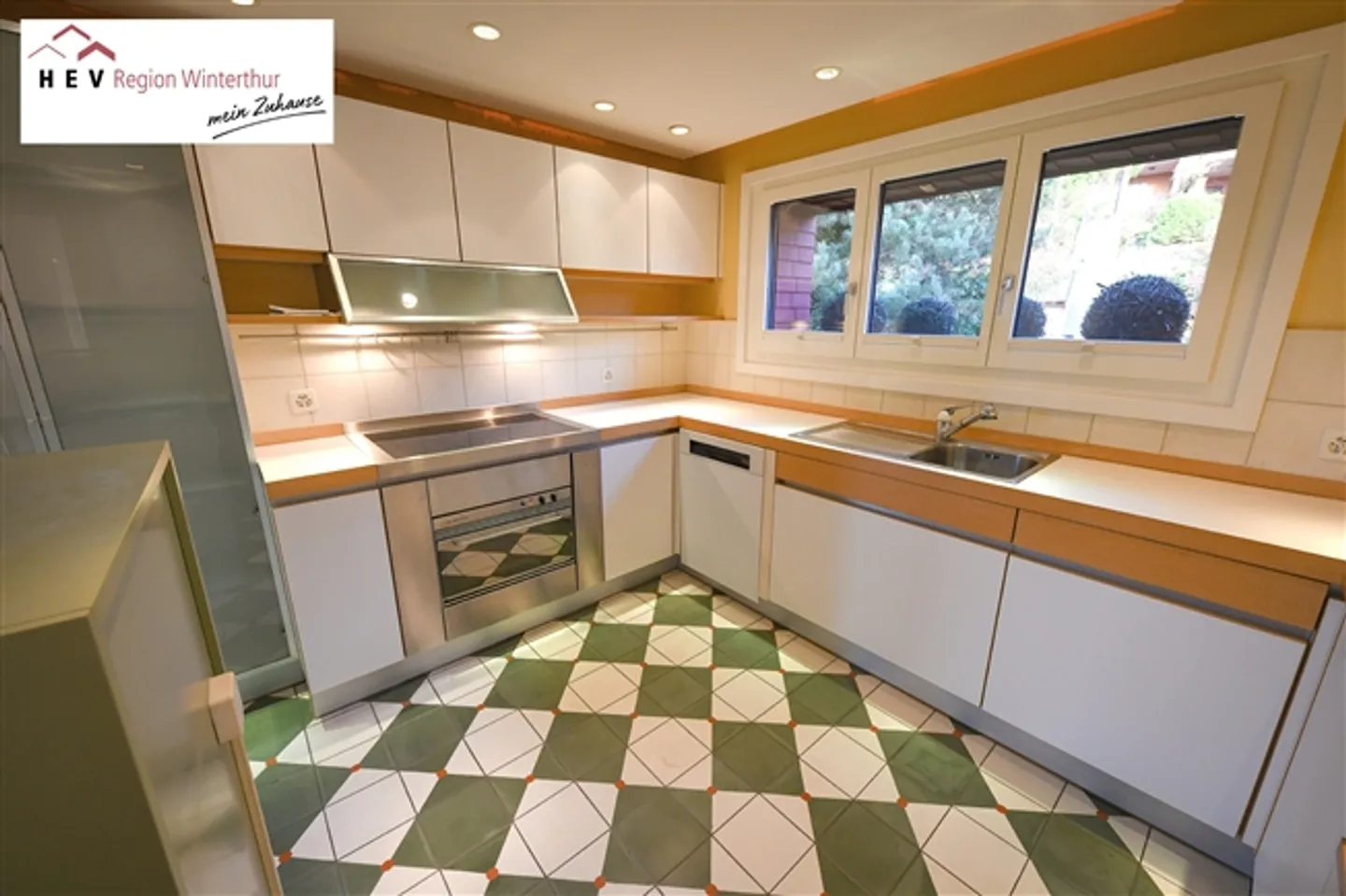 Sopra i tetti di Effretikon - Foto 5 di 13