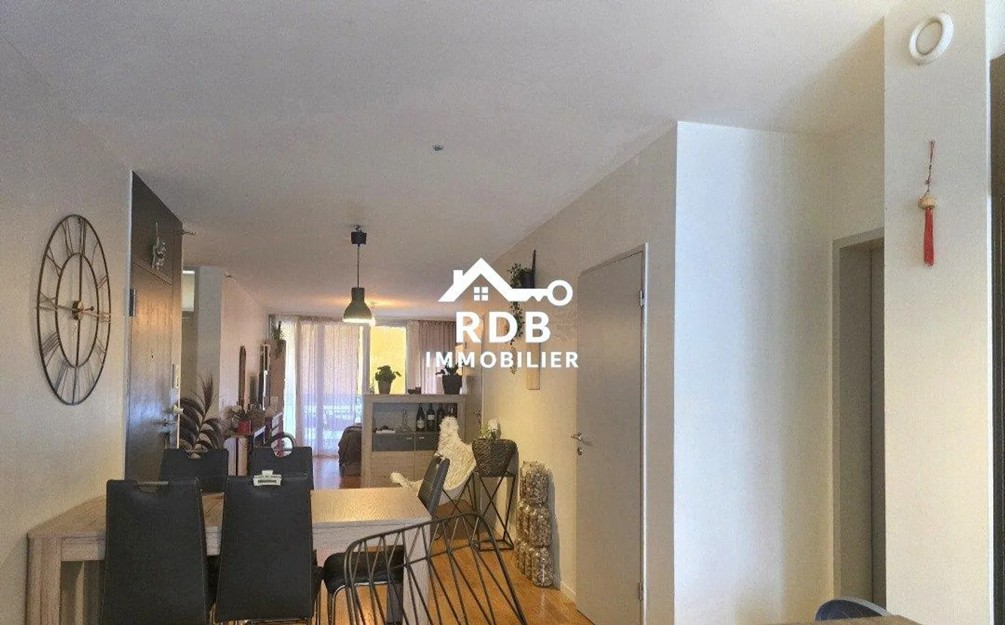 Appartement de 5 pièces au 2ème étage à Grand-Saconnex 1218 - Photo 2 sur 8