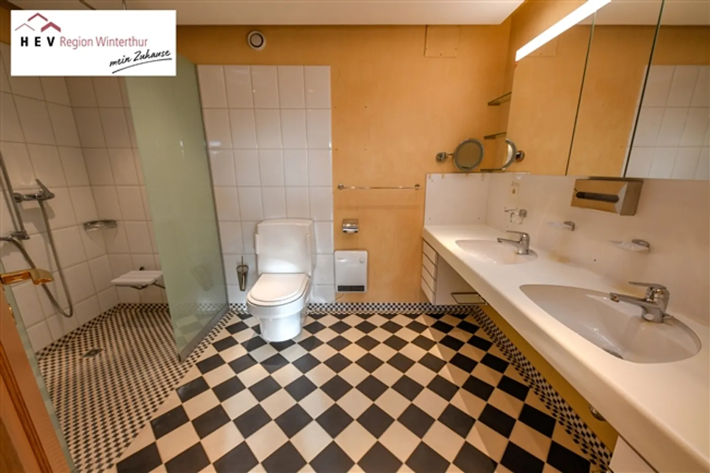 Sopra i tetti di Effretikon - Foto 9 di 13