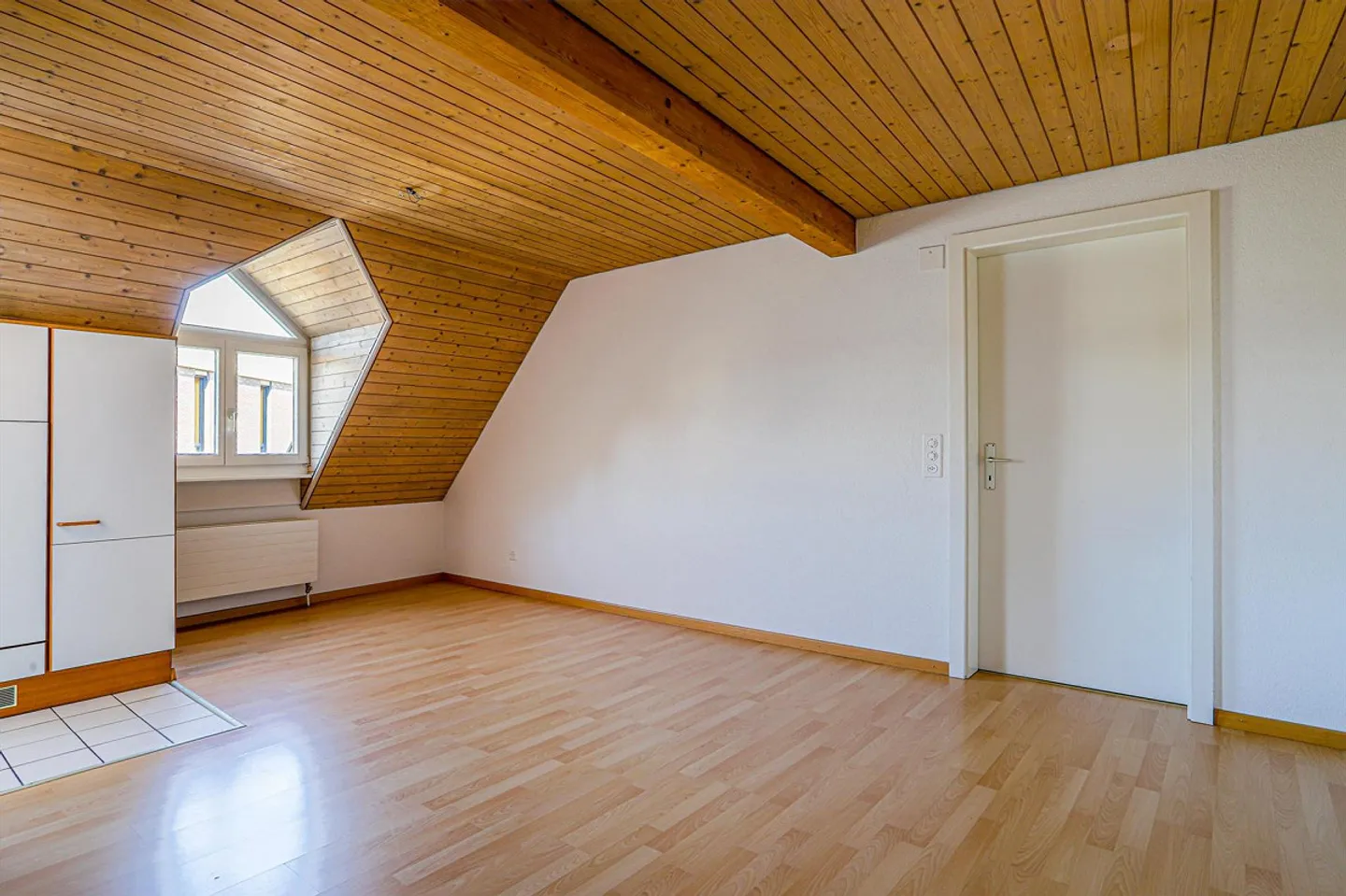 Stylish old building apartment in St. Gallen - Photo 2 of 6