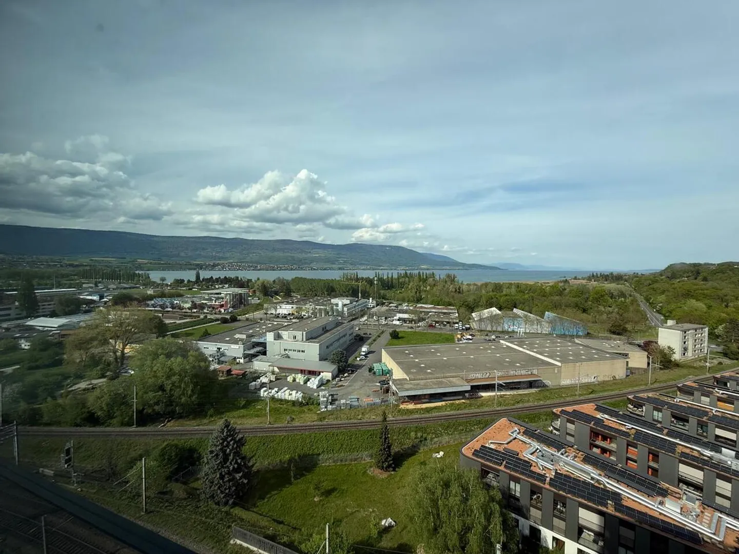 Superbe Appartement avec Vue sur le Lac - Photo 7 sur 10