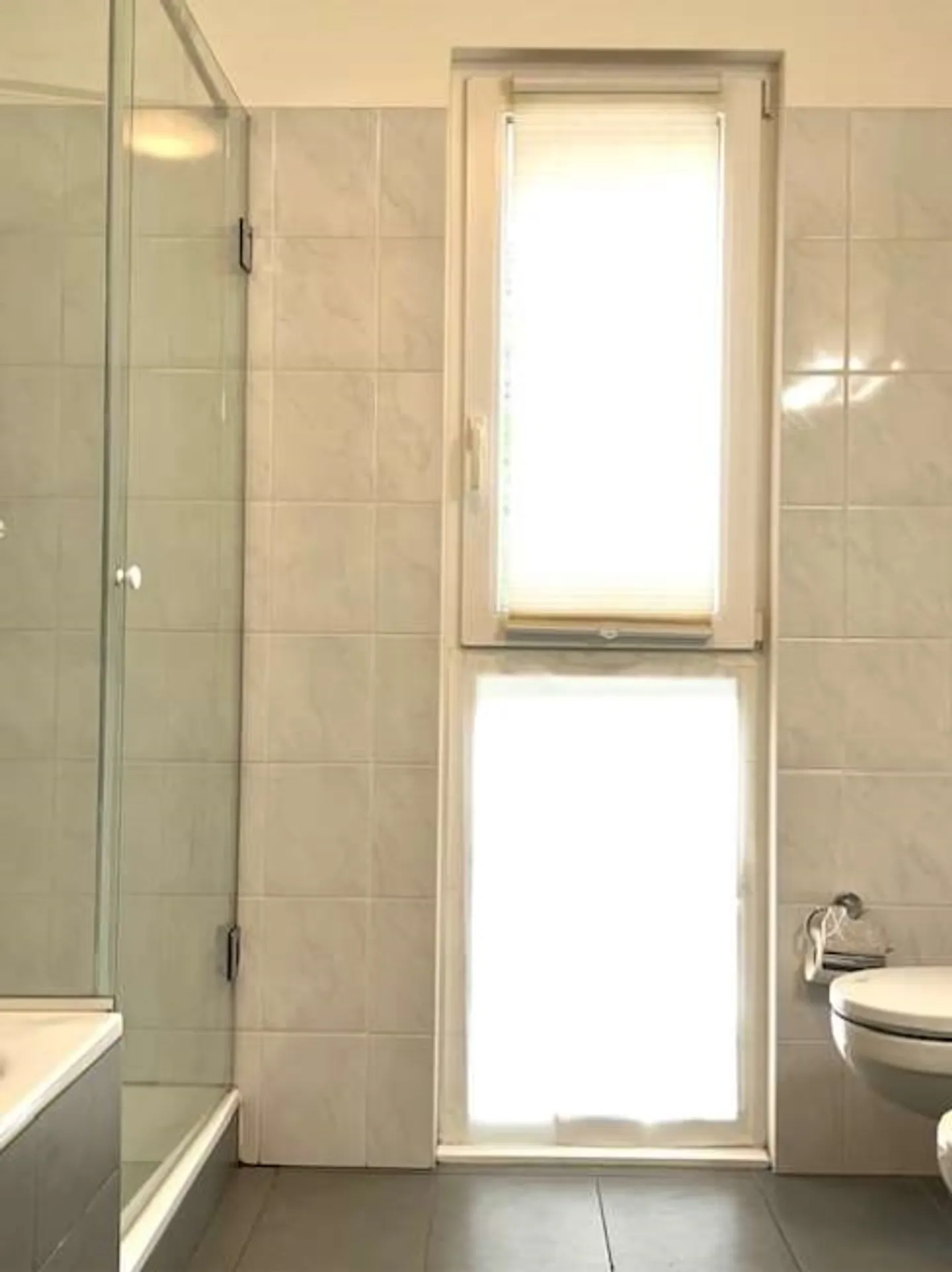 Elegant Apartment with Panoramic View - Photo 15 of 20