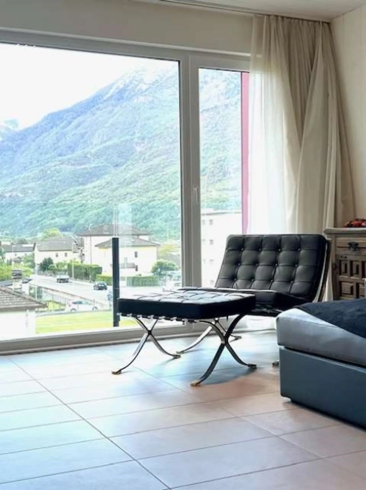 Elegant Apartment with Panoramic View - Photo 19 of 20