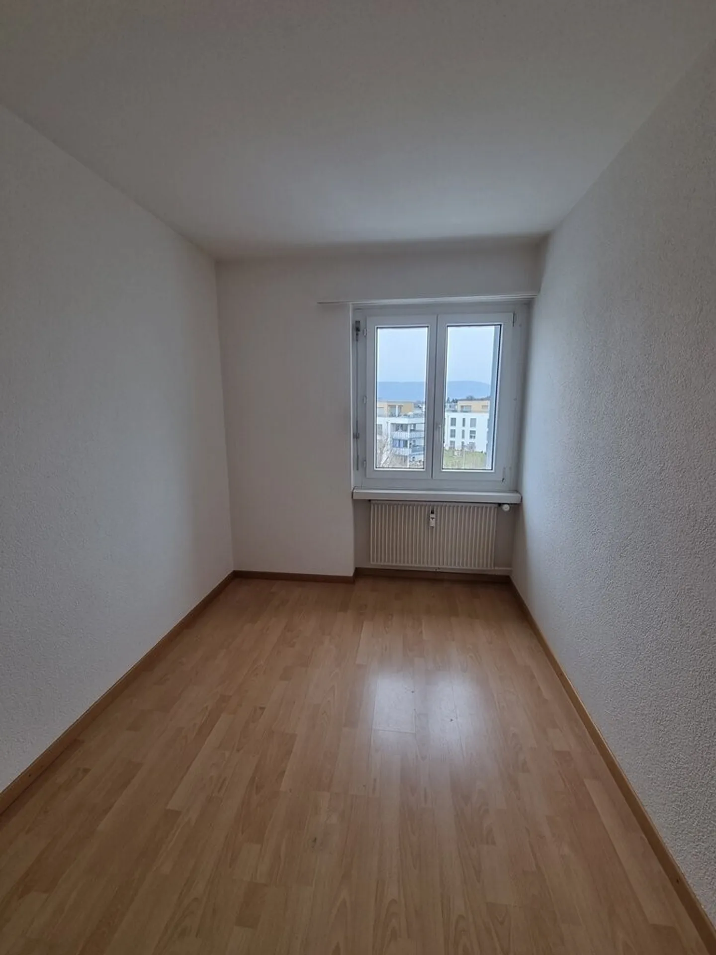 We are looking for you - Photo 4 of 8