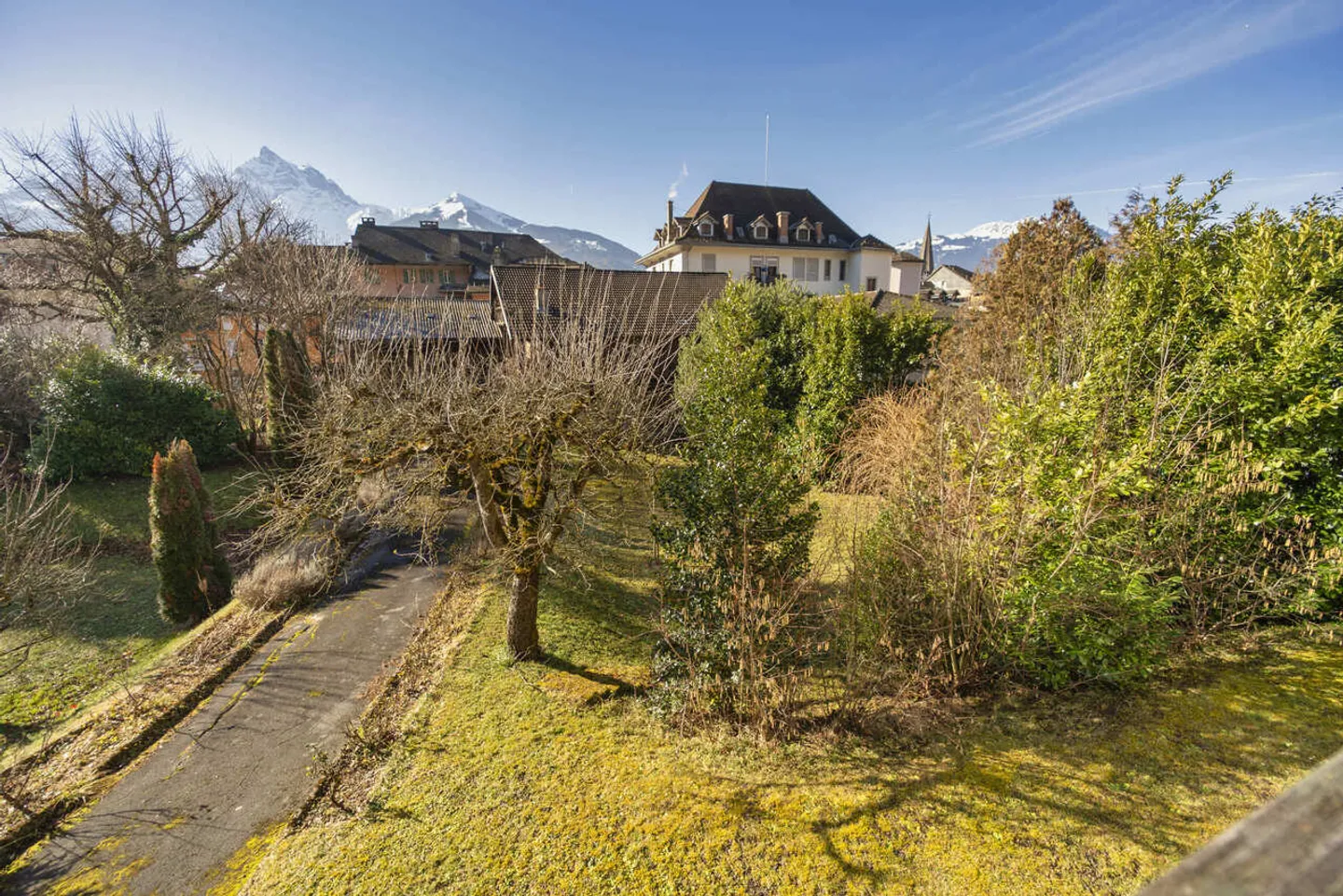 Maison + Bâtiment à rénover - Calme et Vert - Centre - Exclusivité - Photo 3 sur 15