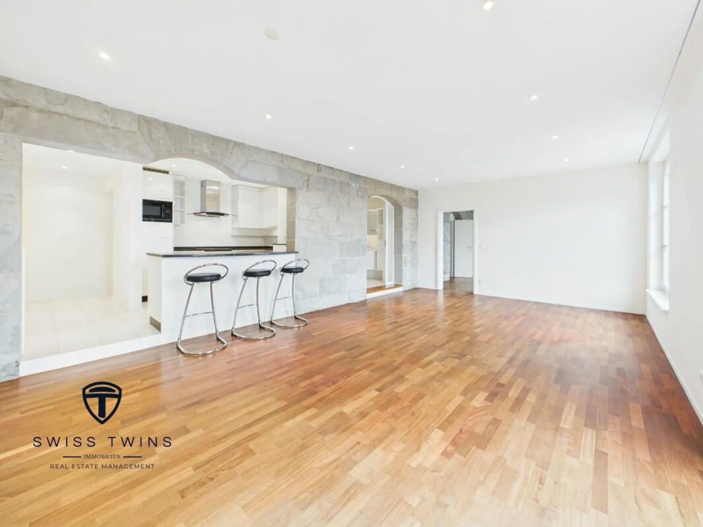 Luxurious Dream Home with Lake View - Photo 3 of 20