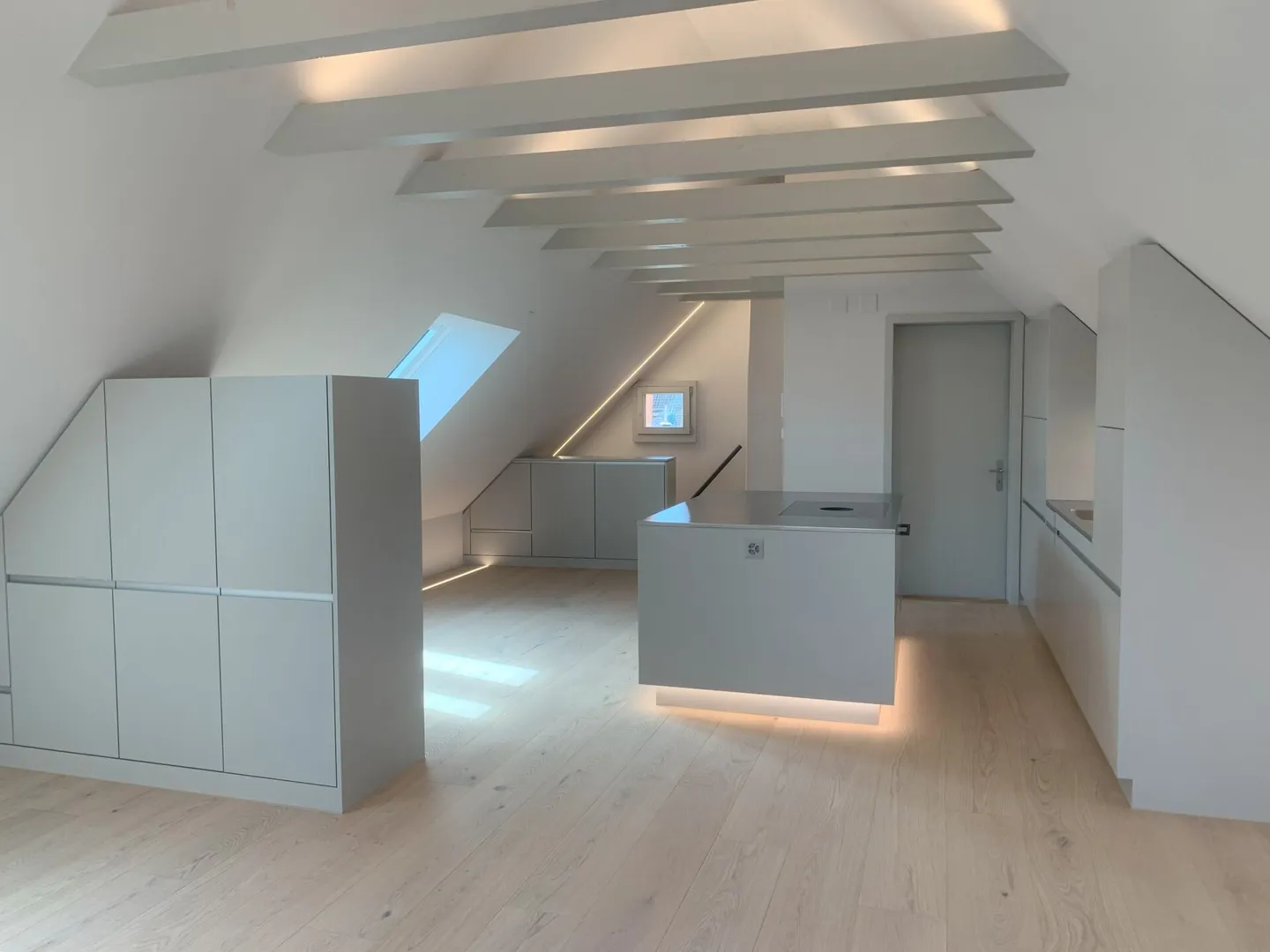 Appartamento studio ristrutturato in mansarda - Foto 7 di 15