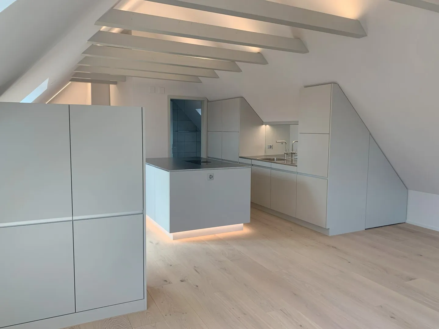 Appartamento studio ristrutturato in mansarda - Foto 8 di 15
