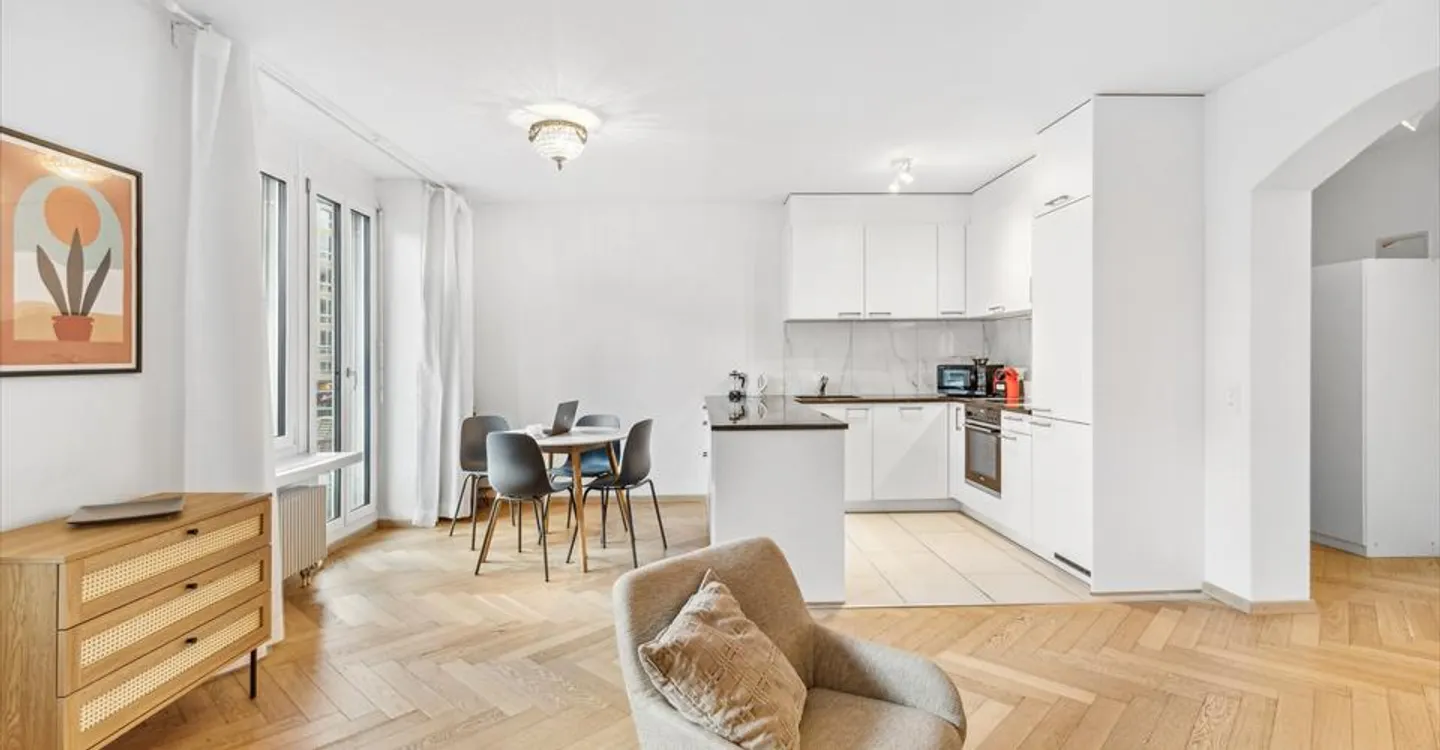 Modern Apartment for Rent in Zurich – Ideal Location & Completely Renovated! - Photo 3 of 9