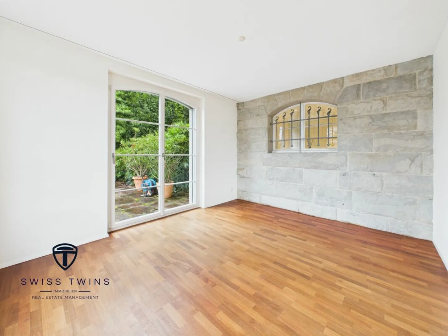 Luxurious Dream Home with Lake View - Photo 7 of 20