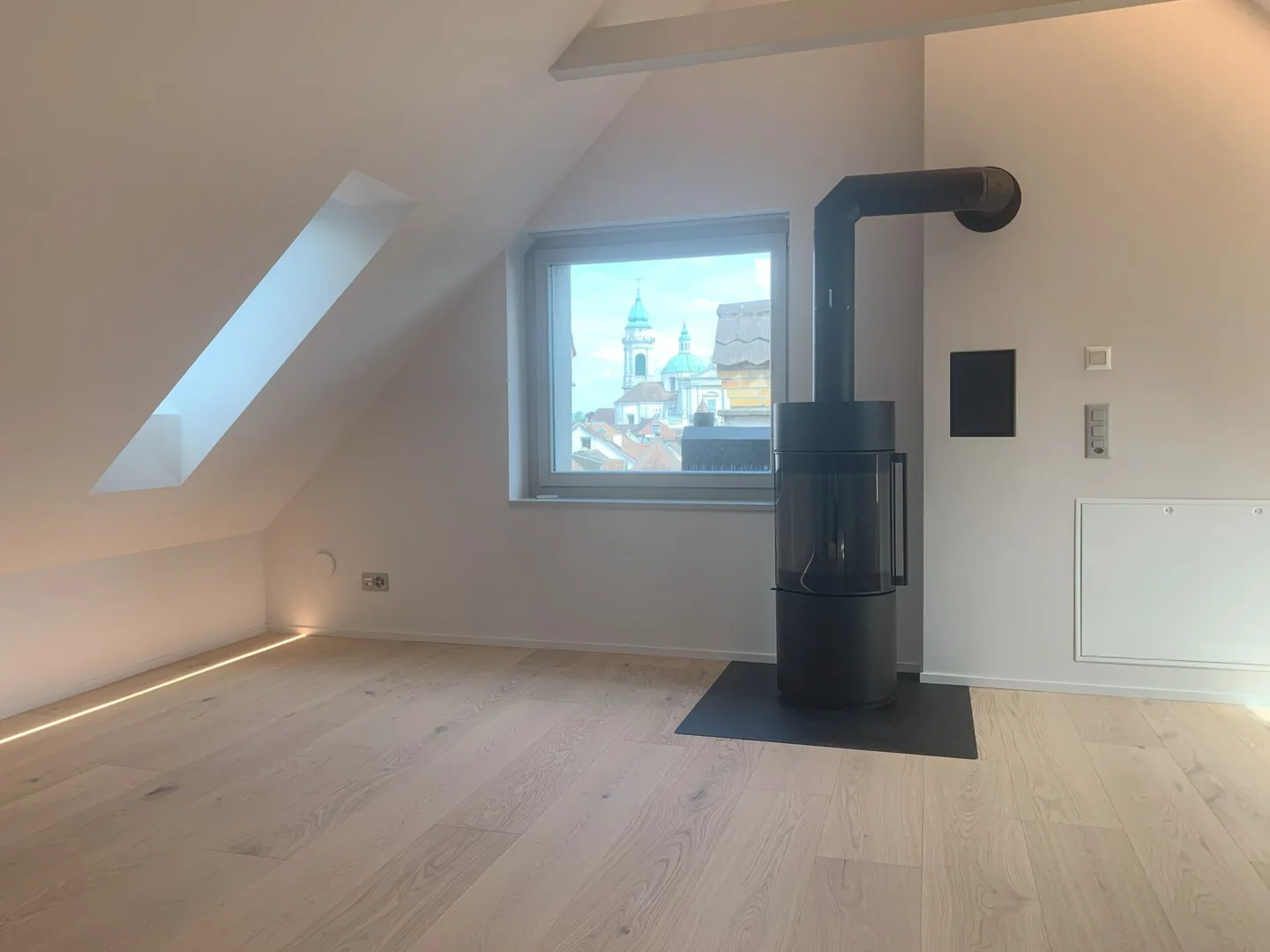 Appartamento studio ristrutturato in mansarda - Foto 3 di 15