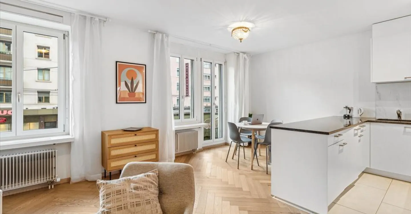 Modern Apartment for Rent in Zurich – Ideal Location & Completely Renovated! - Photo 2 of 9