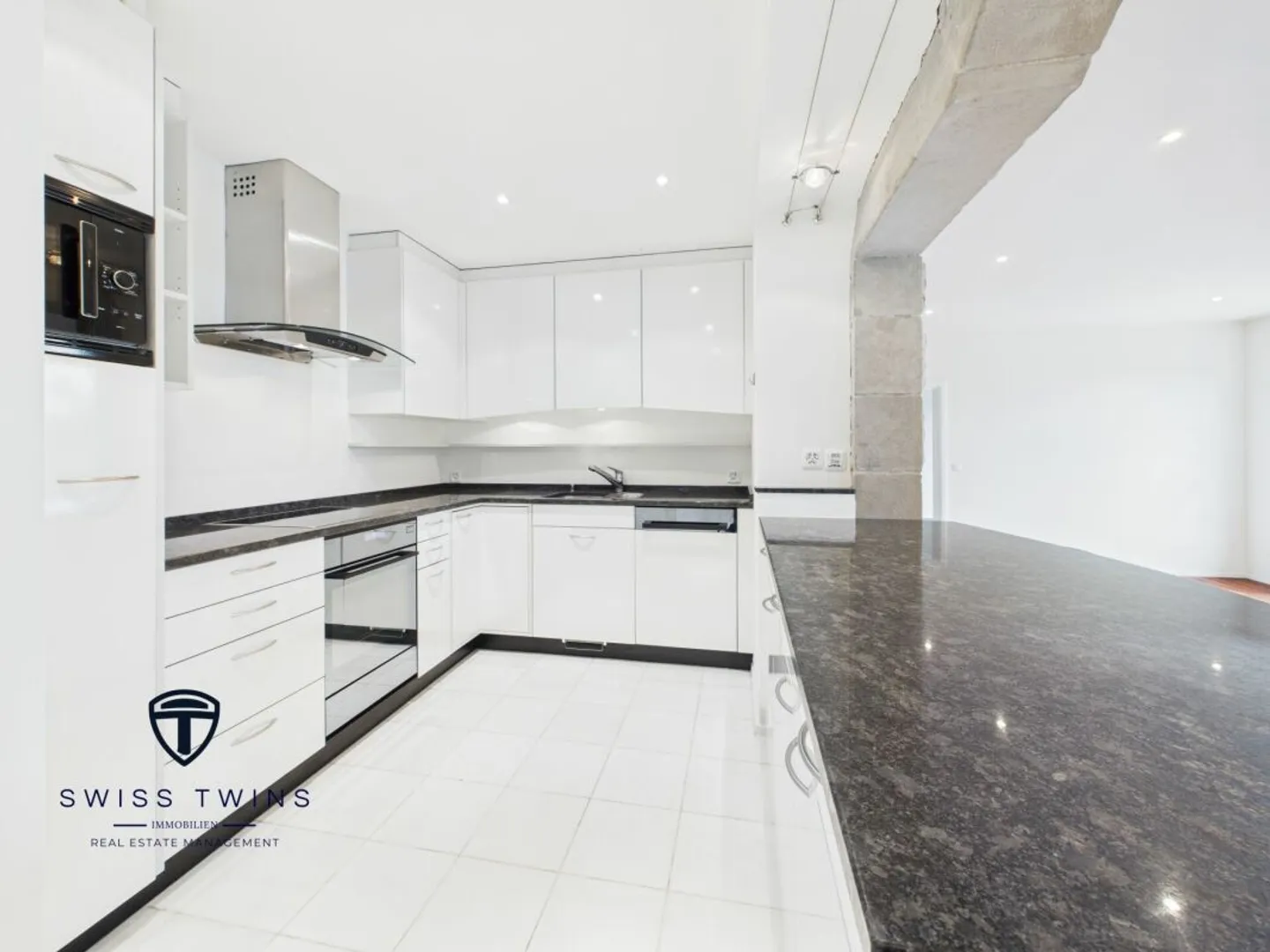 Luxurious Dream Home with Lake View - Photo 6 of 20