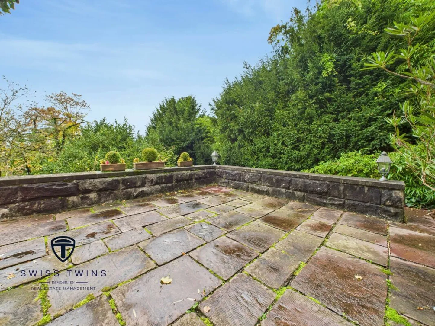 Luxurious Dream Home with Lake View - Photo 18 of 20