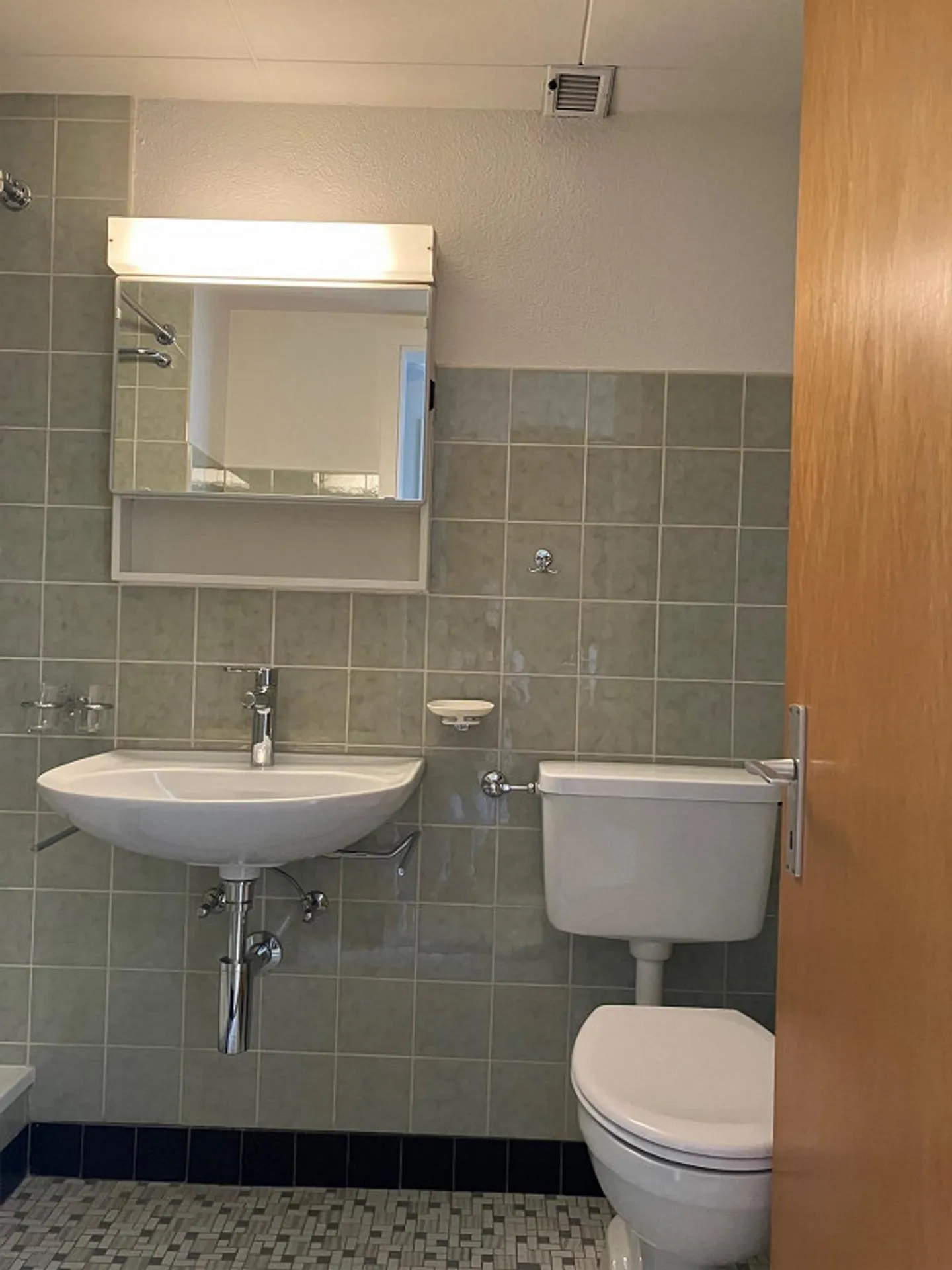 2 Zimmer Dachwohnung in MFH - Photo 8 of 13