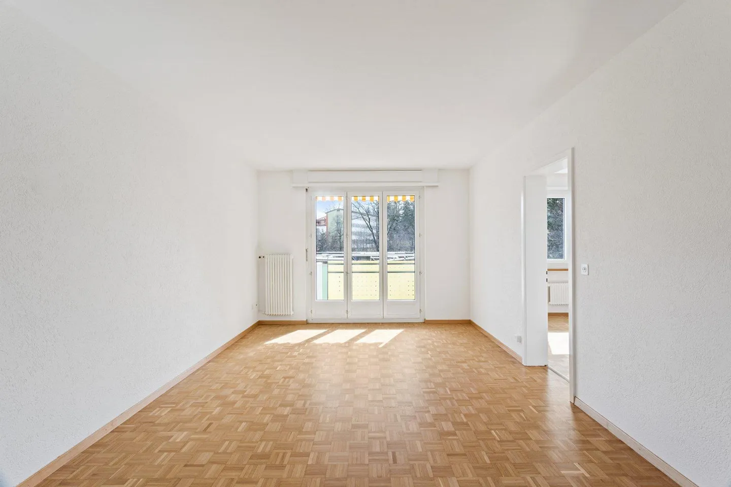 Spacious 3.5-room apartment! - FREE DEPOSIT LOCATION - Photo 2 of 7
